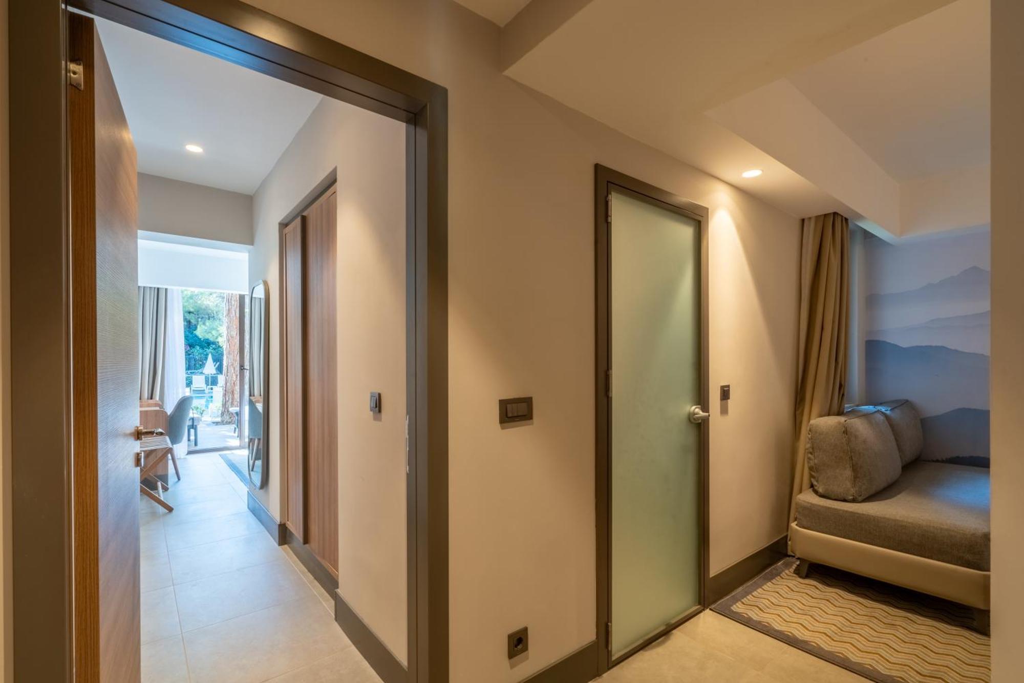 Family Suite (3 Adults)