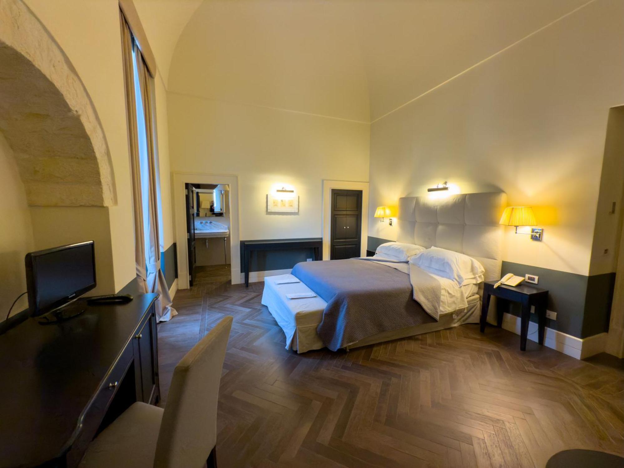Deluxe Double Room,1656228854:JPEG