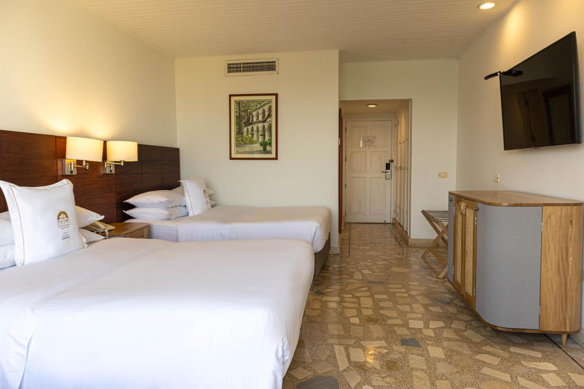 2 Double Beds
