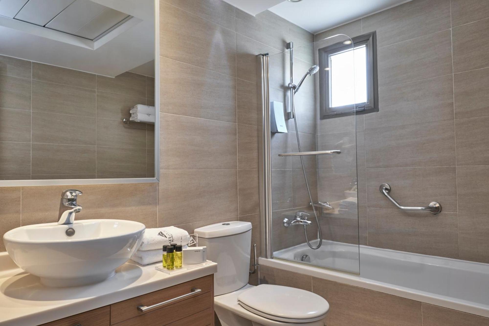 Junior Suite Inland View