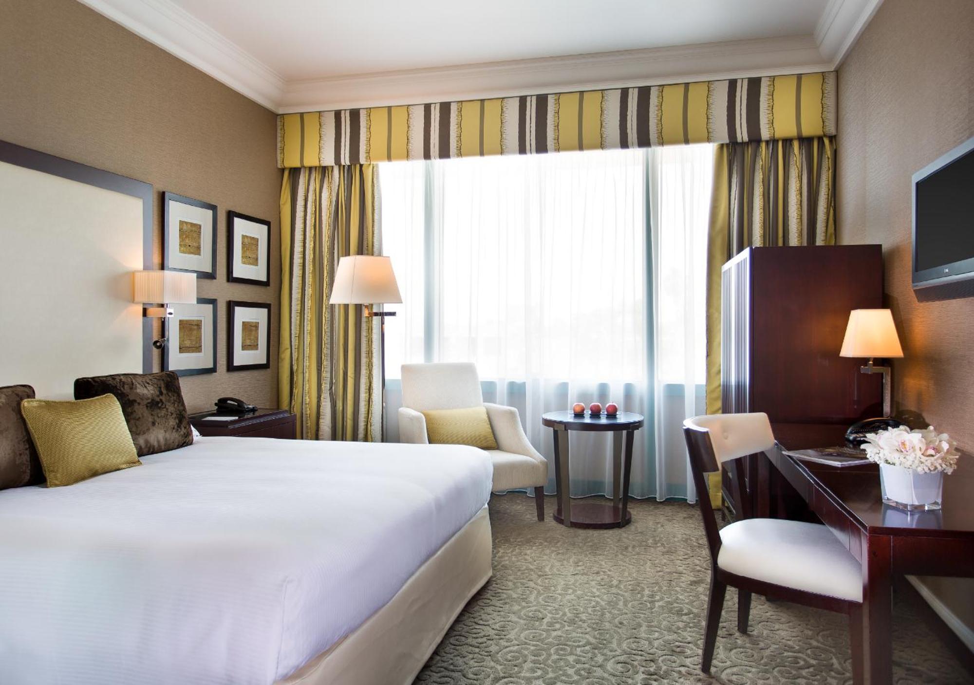Classic Zimmer mit Kingsize-Bett – 20% Ermäßigung auf Speisen und Getränke, kostenloser Shuttleservice zum Einkaufszentrum Dubai Festival City Mall