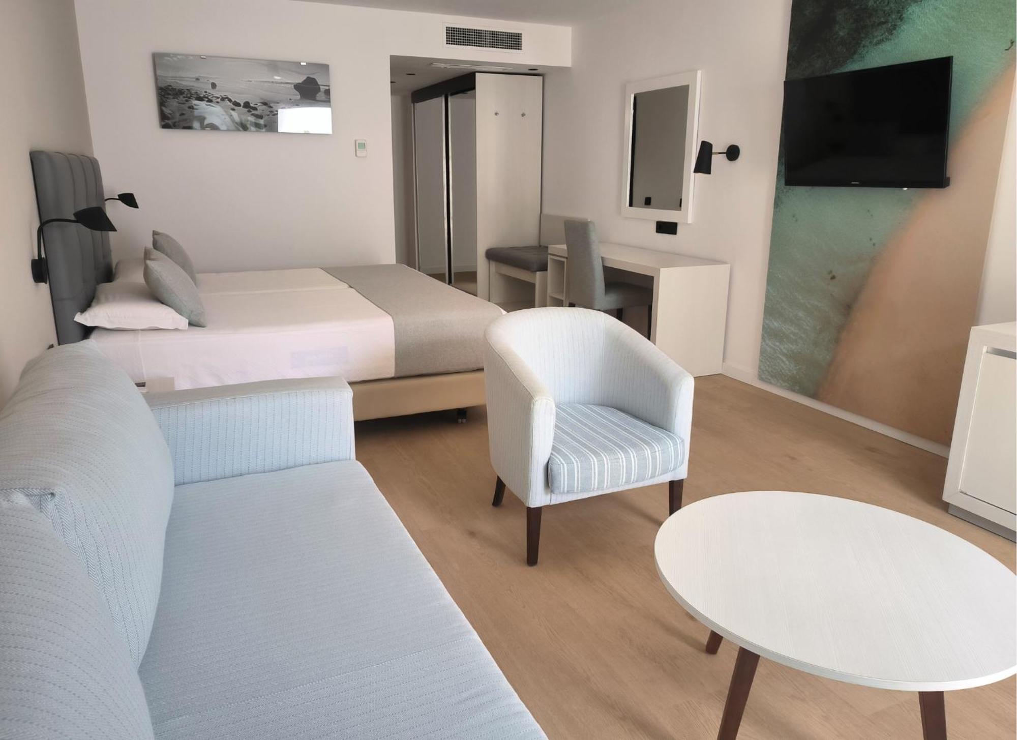 Doppel-/Zweibettzimmer (2 Erwachsene + 1 Kind)
