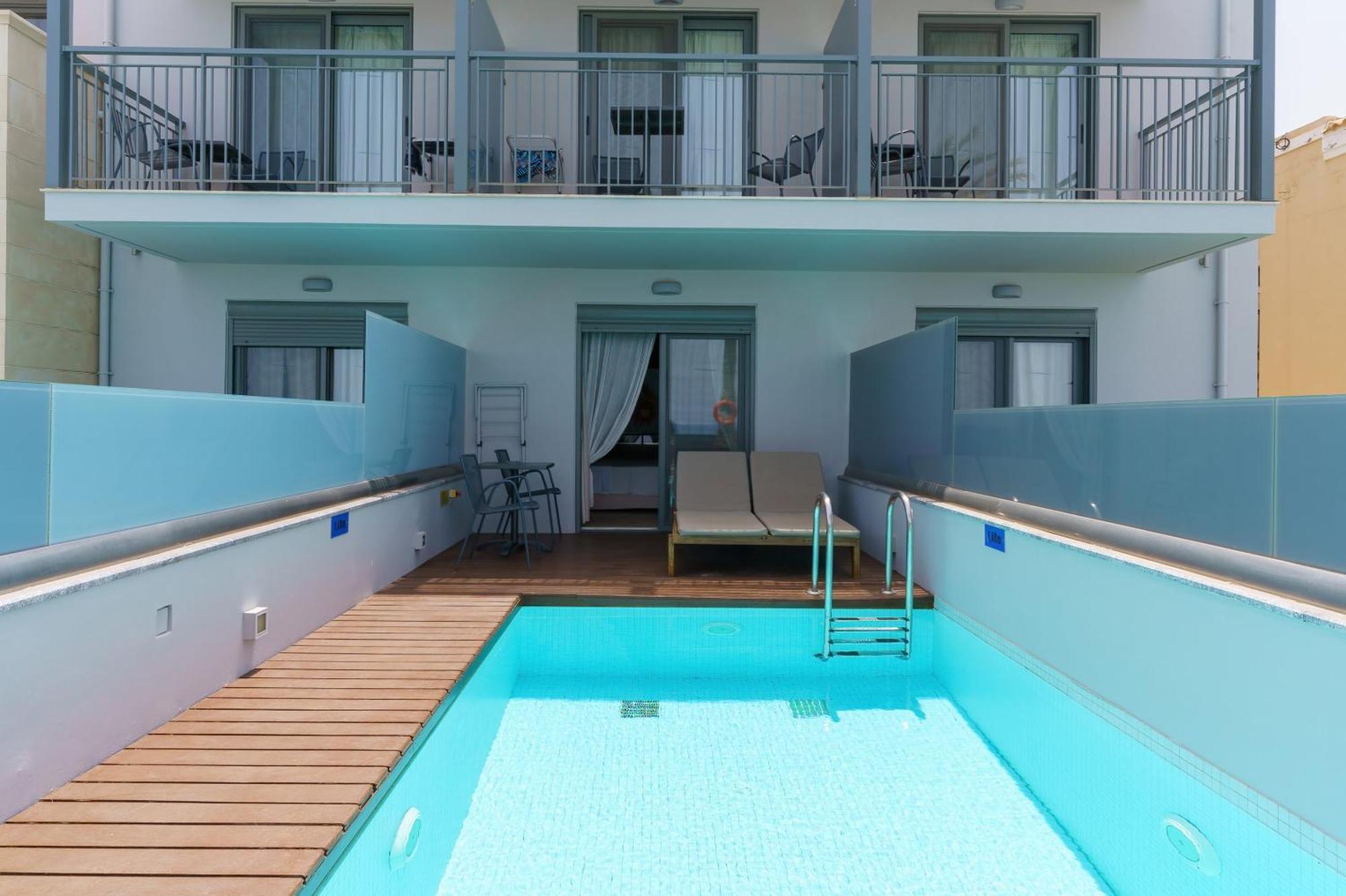 Superior Room Private Pool & Sea View