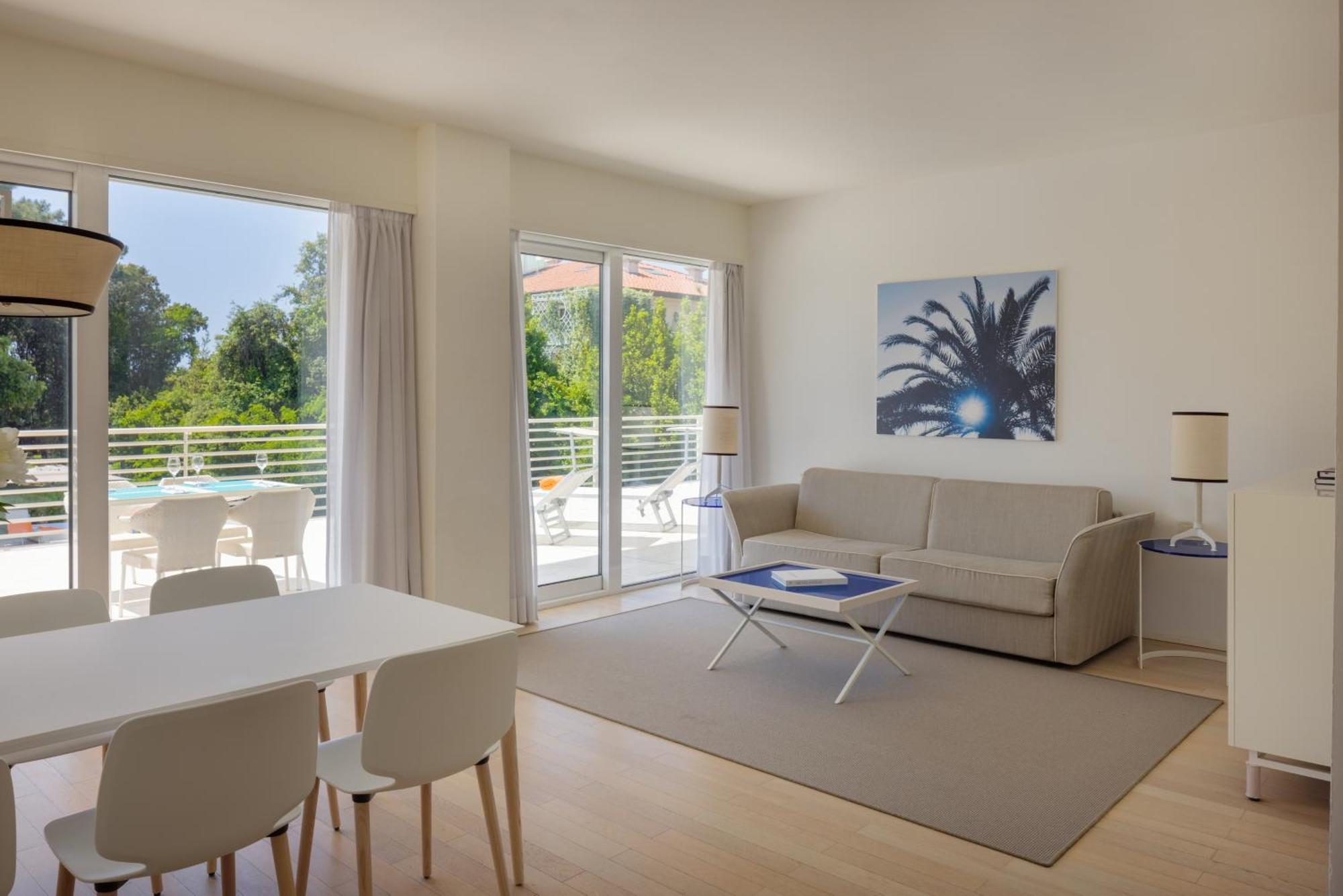 Two-Bedroom Suite,1663738959:JPEG