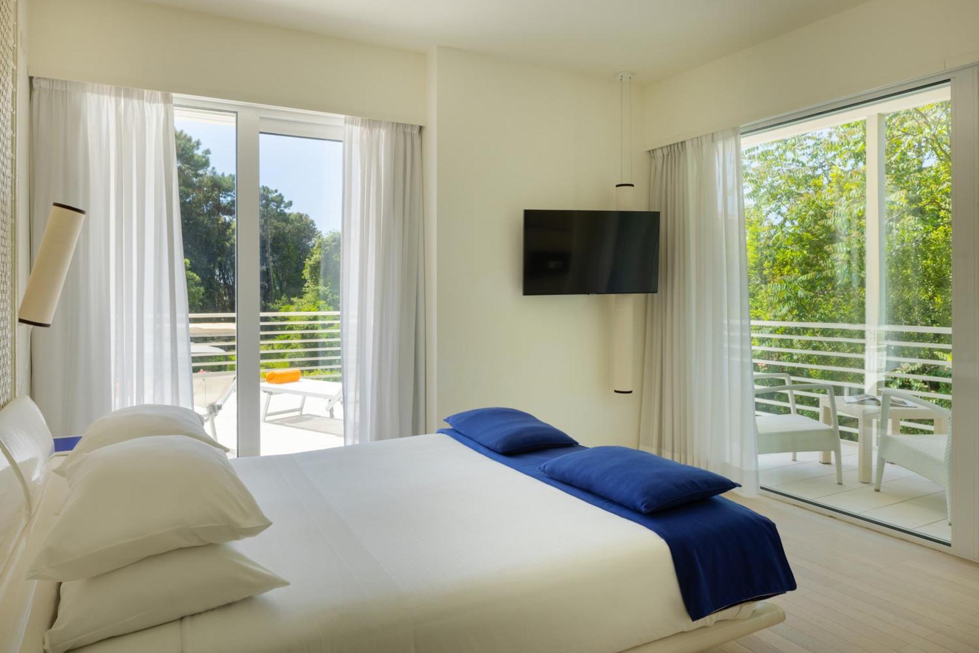 Two-Bedroom Suite,1663738959:JPEG
