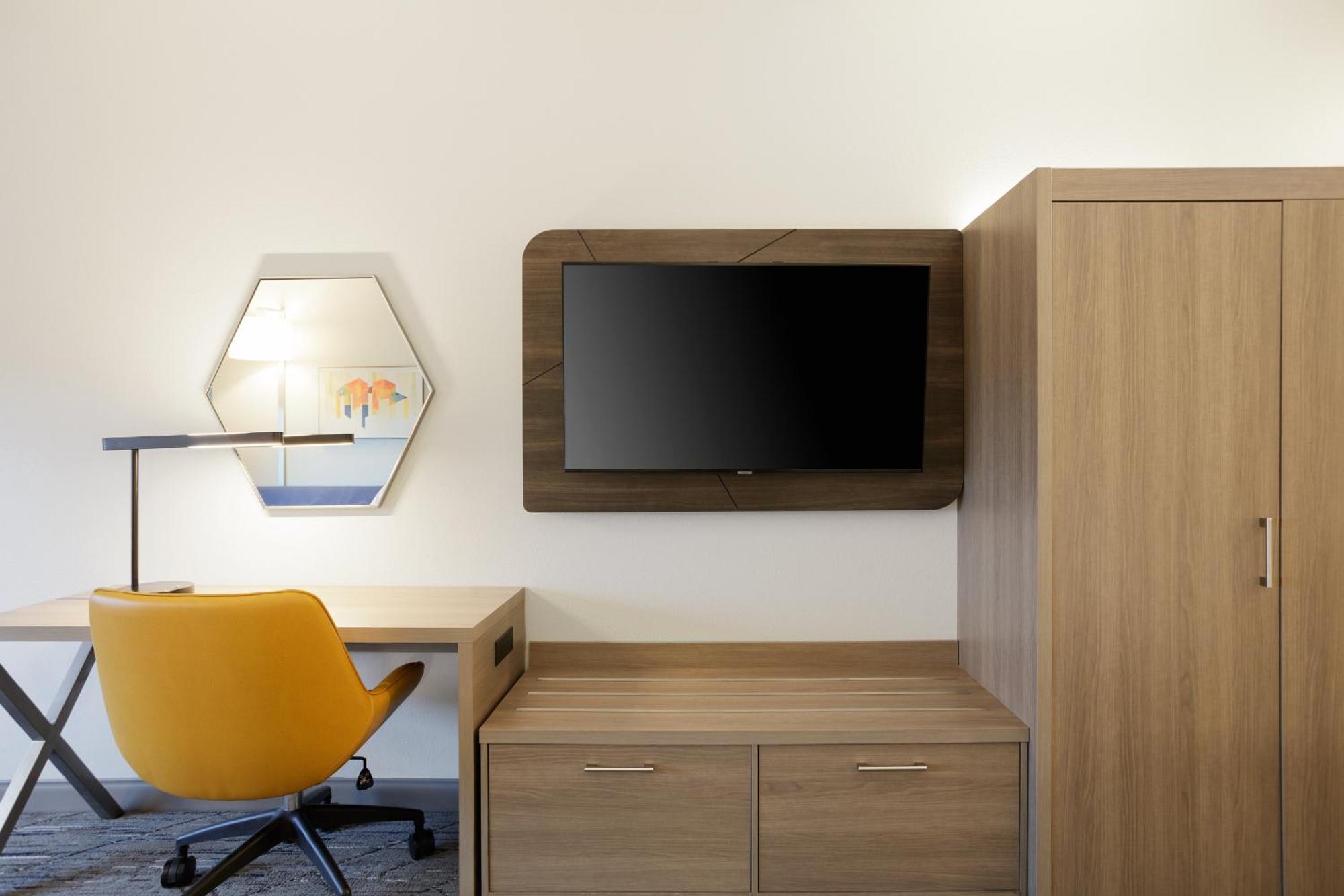 King Room - Mobility Access/Hearing Accessible