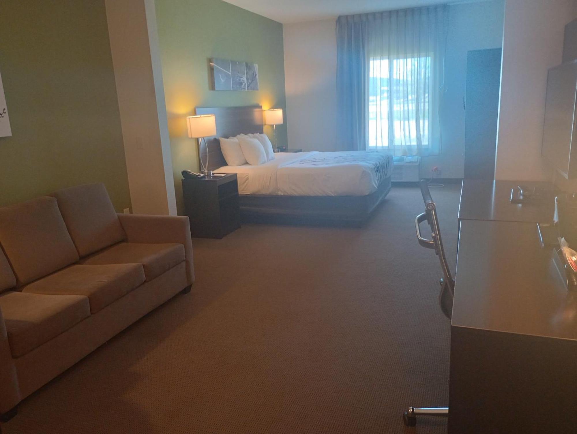 King Suite - Accessible/Non-Smoking