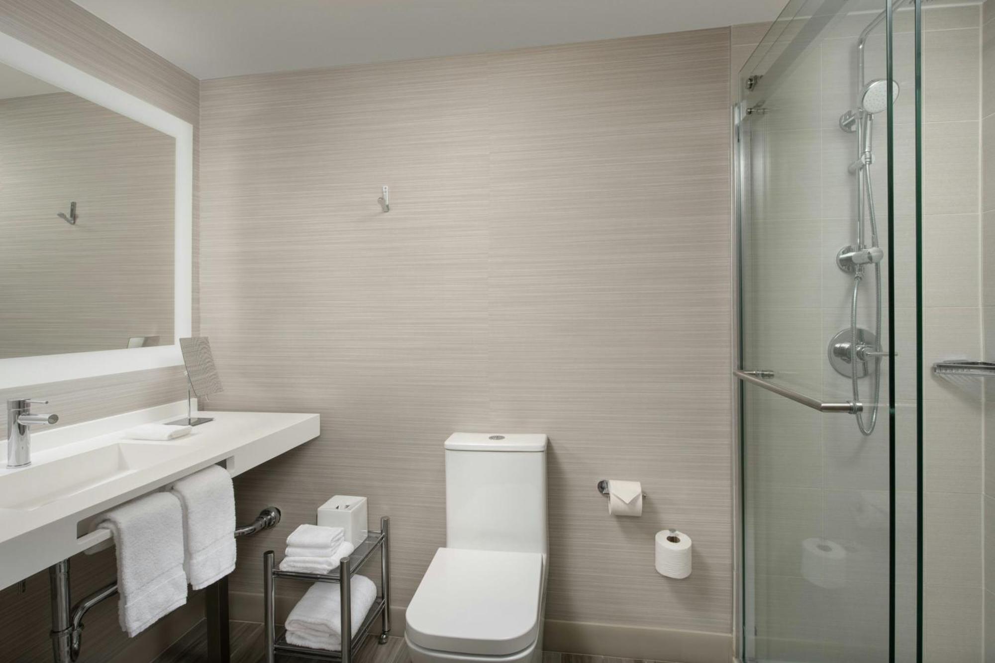 King Room with Sofa Bed - Hearing Accessible
