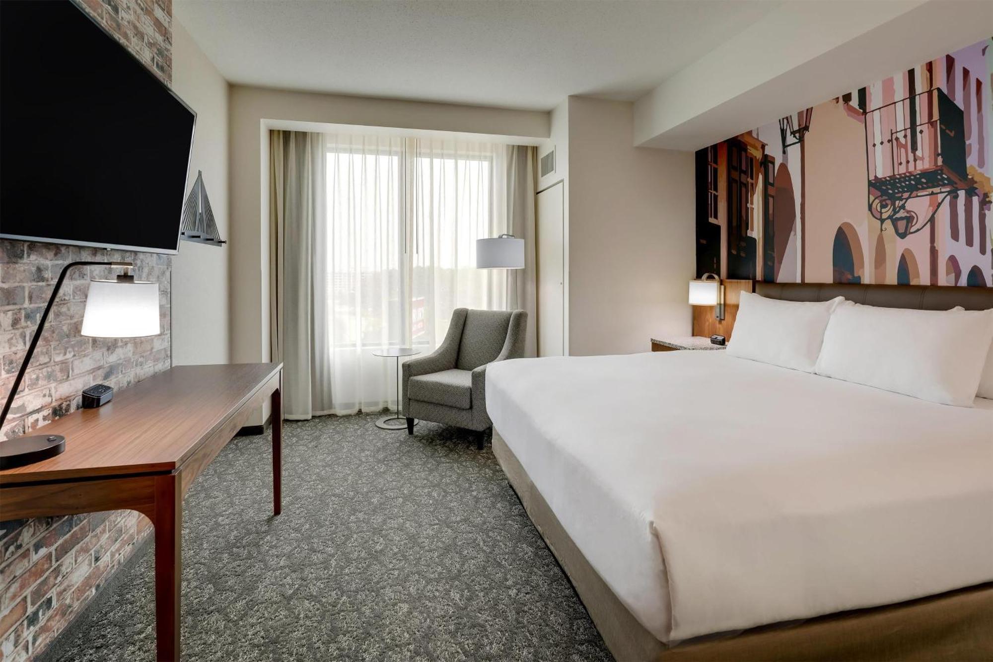 Upper Floor King Suite with Sofa Bed