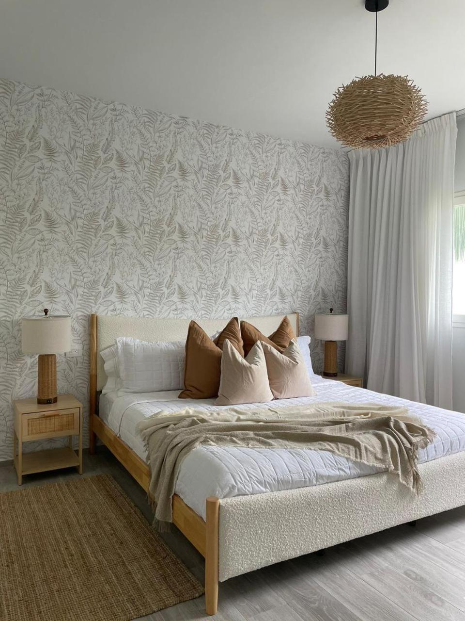 Honeymoon Suite