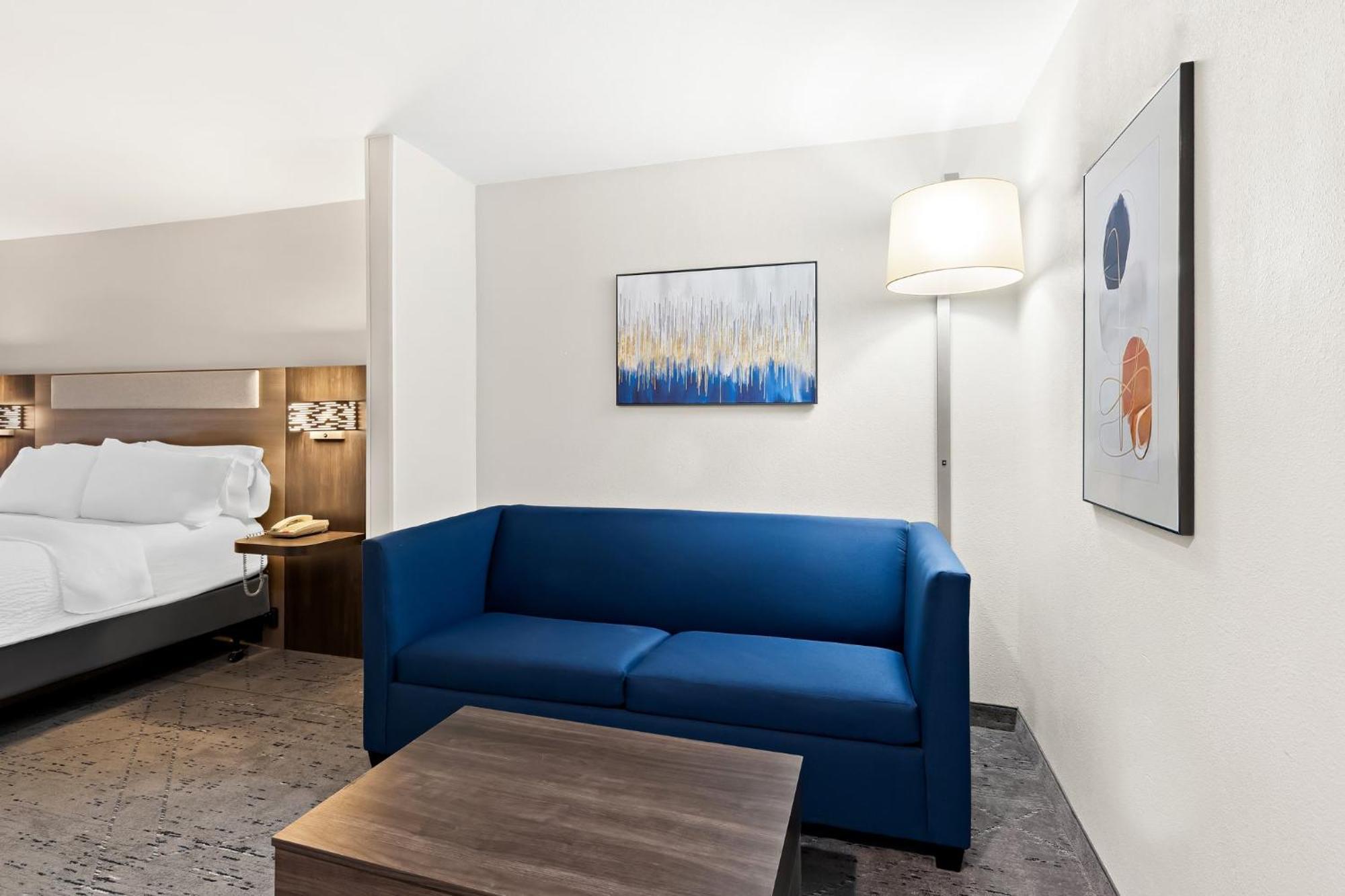 Suite with Two Beds - Non-Smoking
