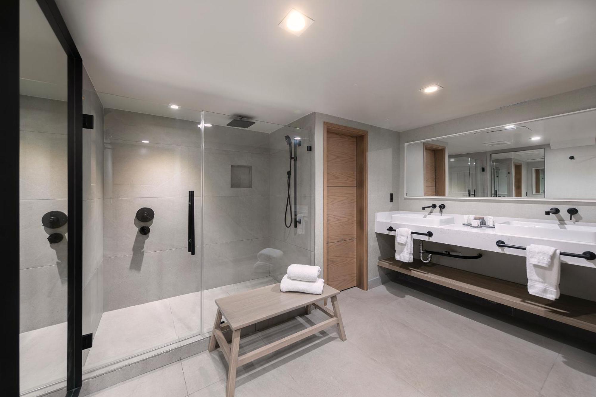 ALL NEW! Shores VIP Corner Suite