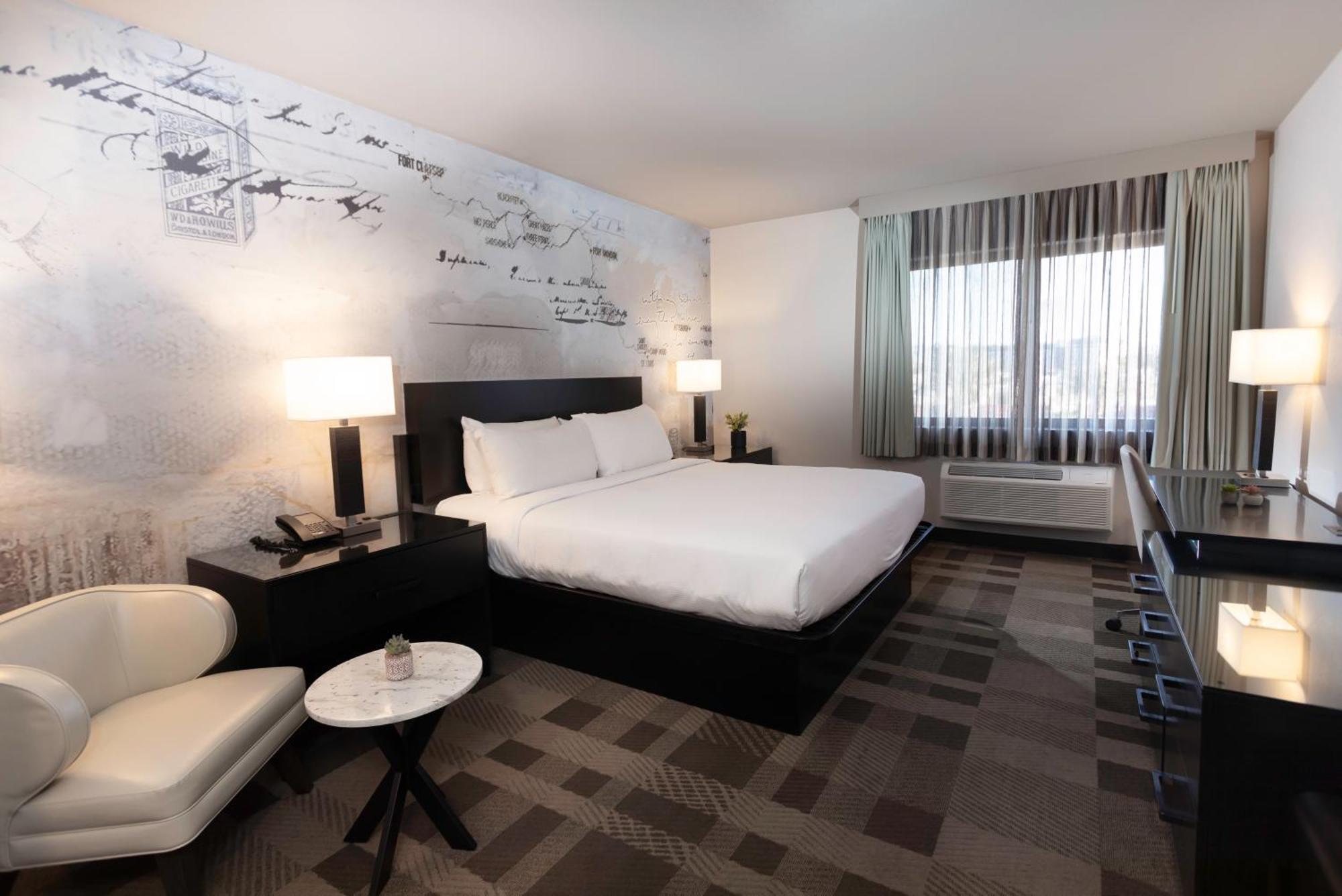 Tower Premium King Room - Non-Smoking