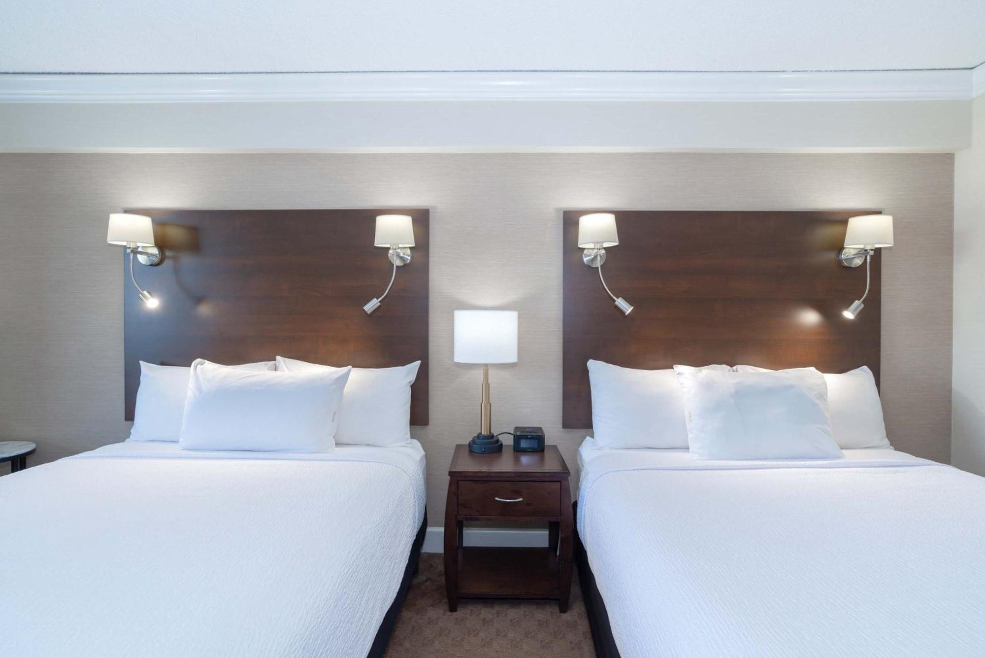 Standard Room, 2 Queen Beds, Columbia Tower