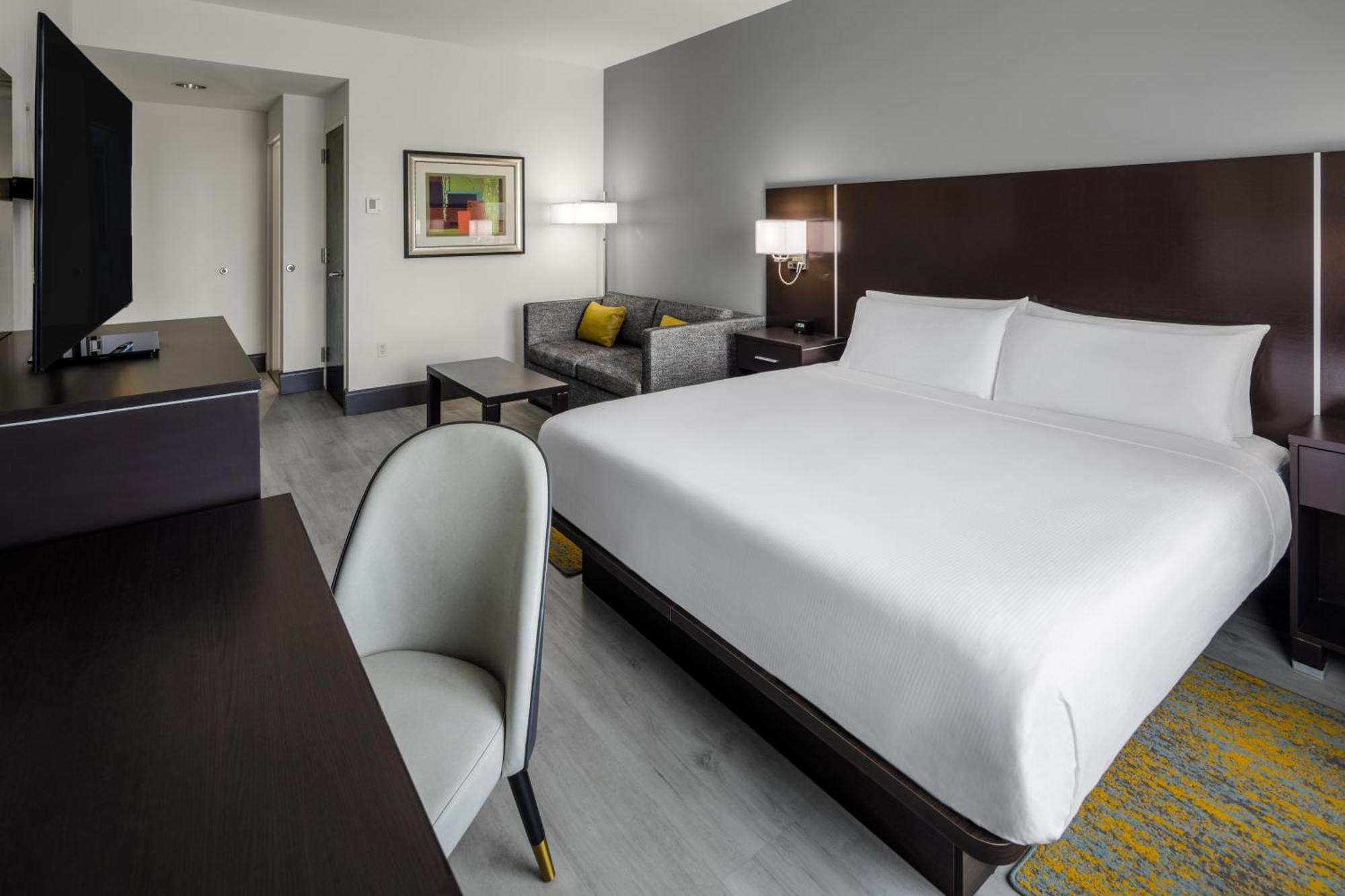 King Room with Sofa Bed - Non-Smoking