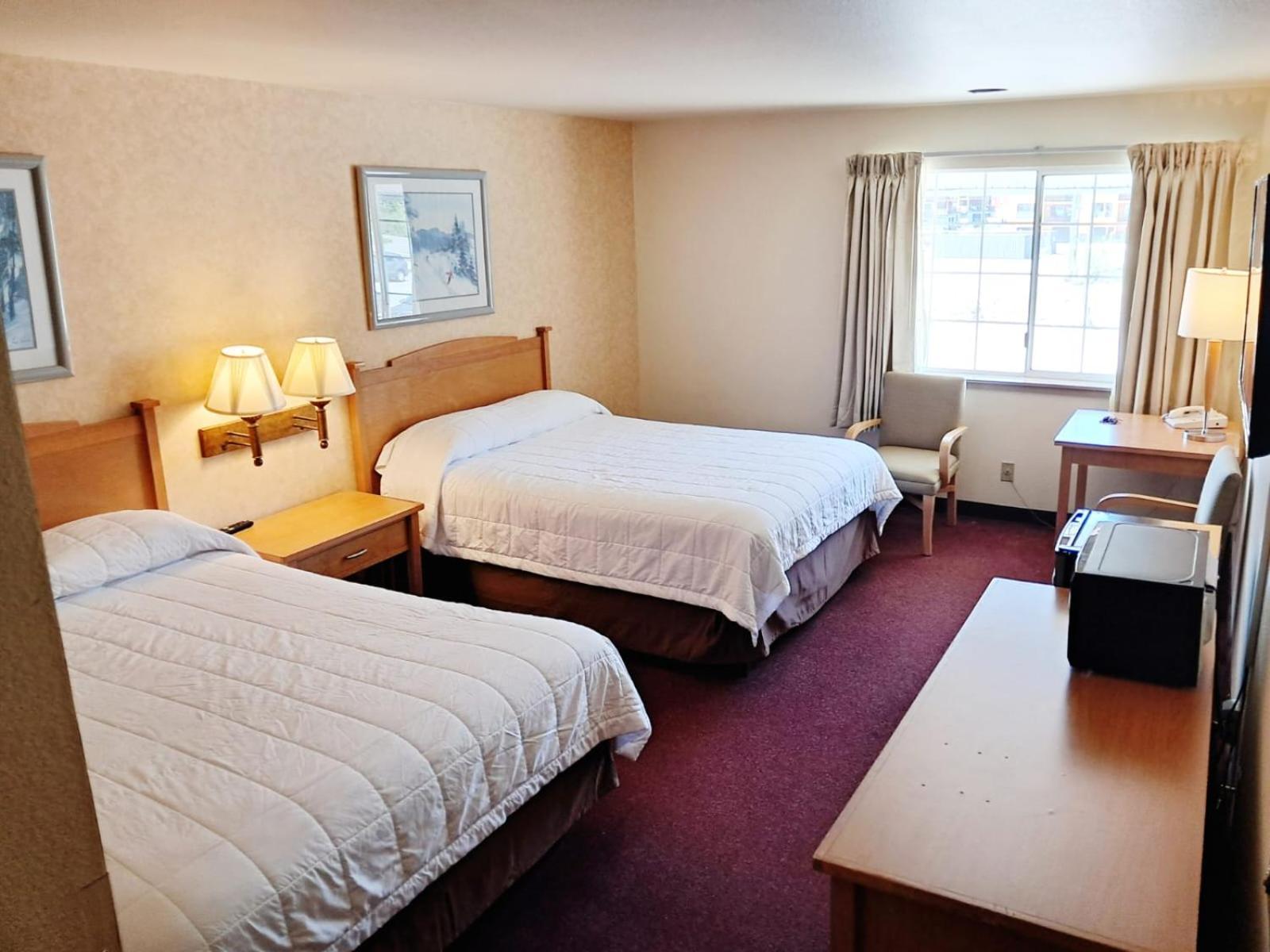 Queen Room with Two Queen Beds Pet Free