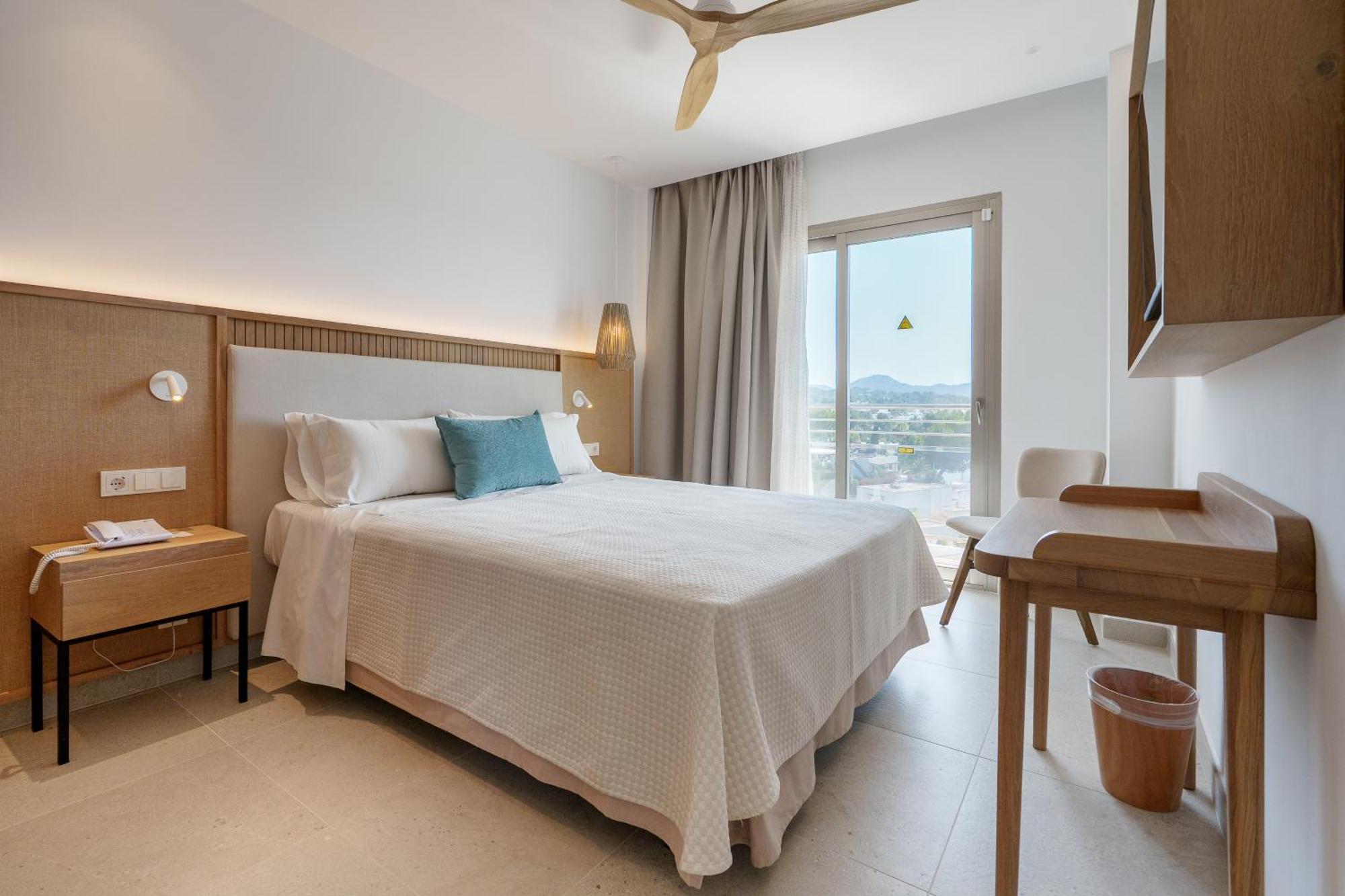 Single Room with Balcony