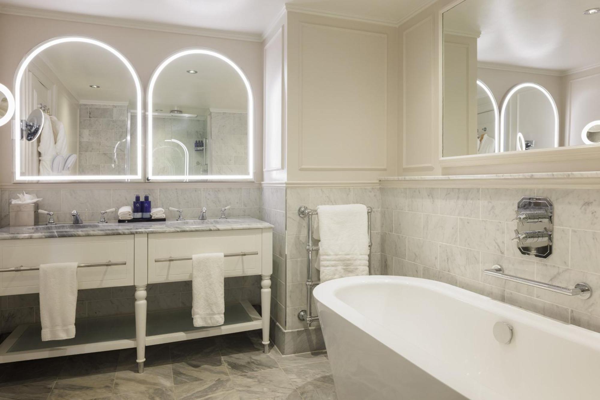 Suite de 1 dormitorio con vistas al castillo - 1 cama extragrande