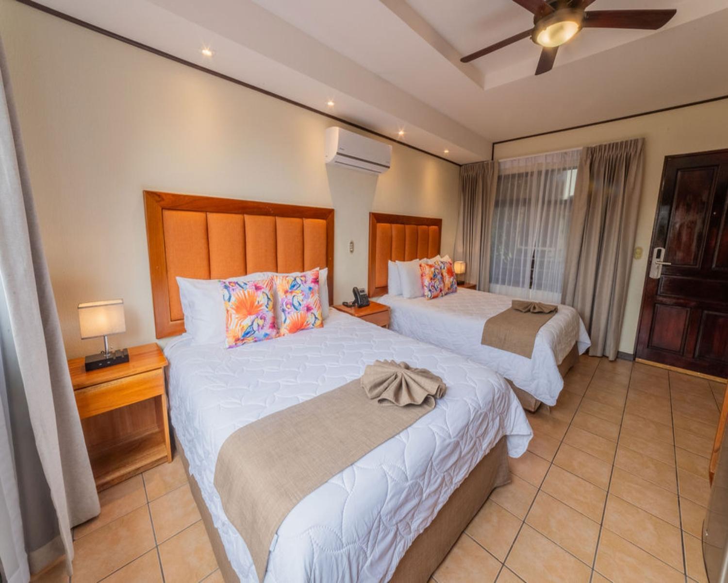 Bromelia Deluxe Double Room