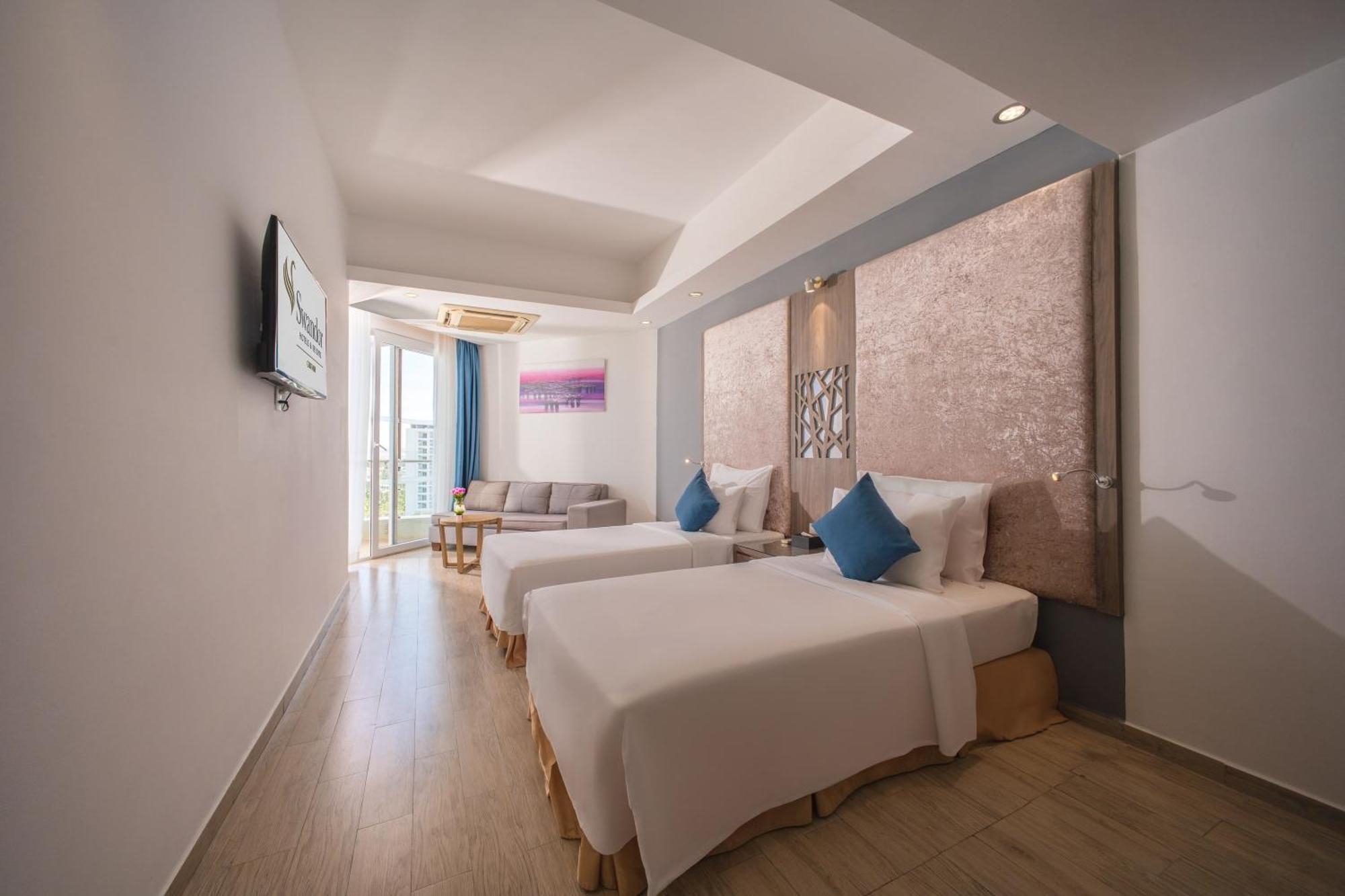 Family Room with Side Sea View