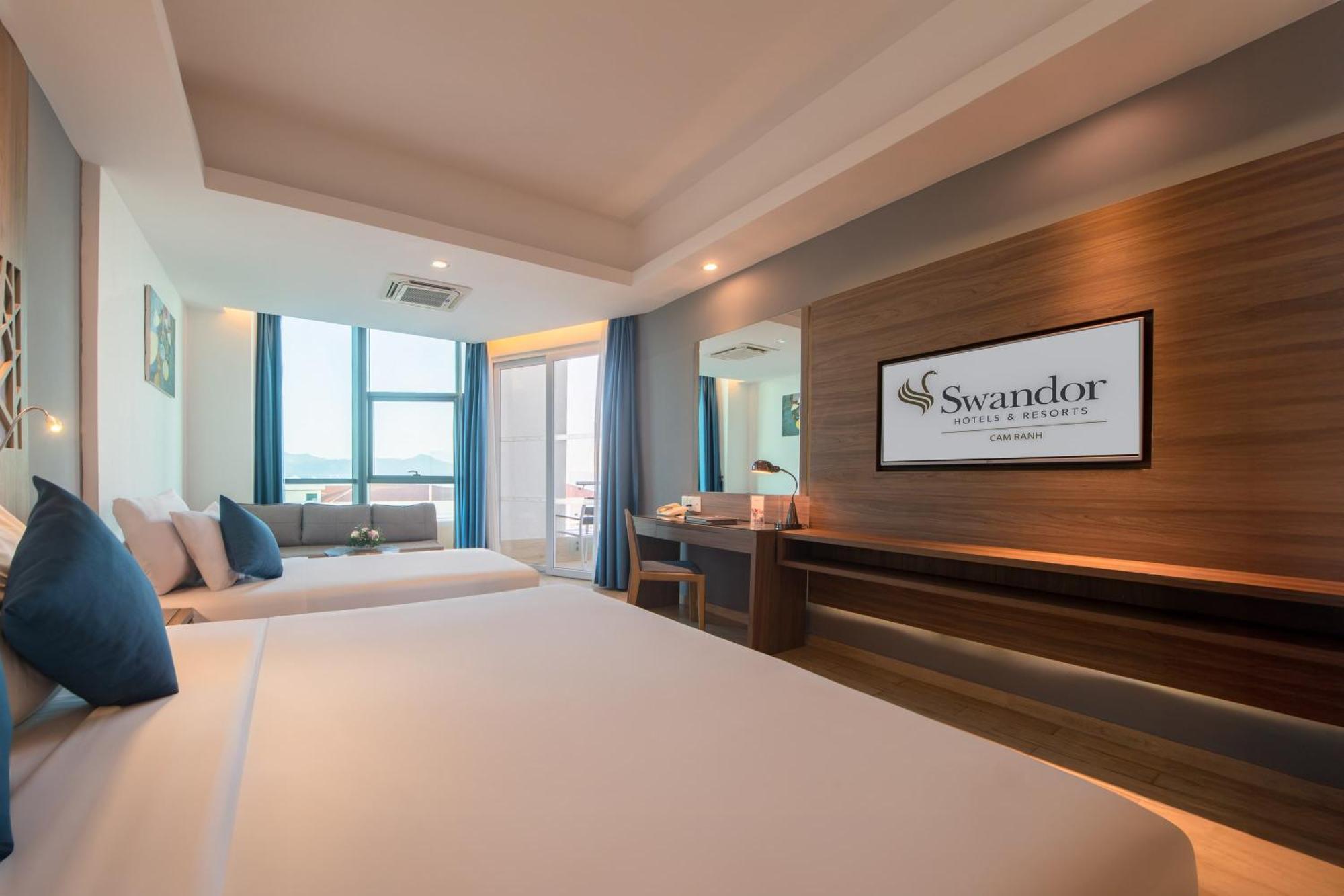 Deluxe Triple Room with Sea View