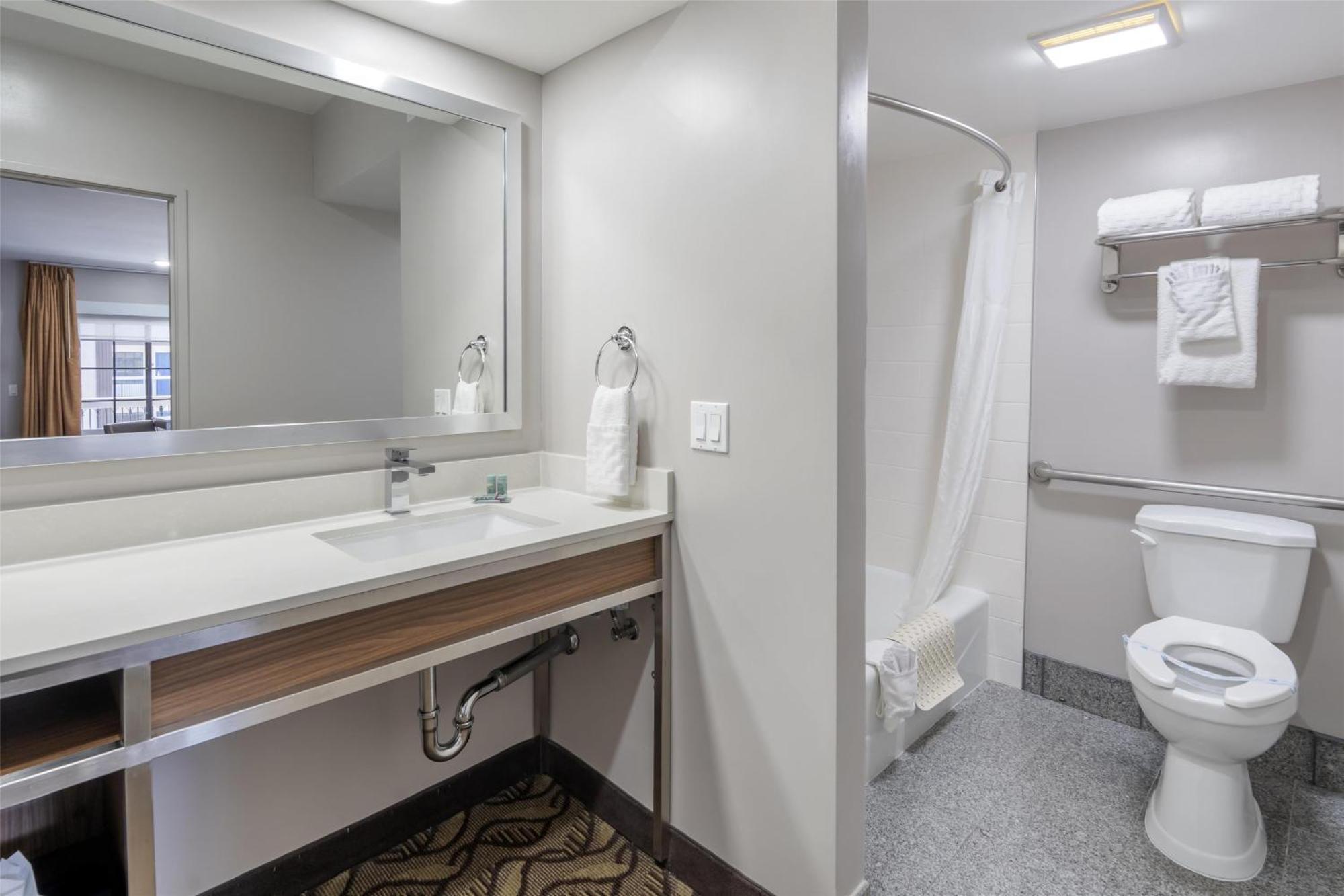 Queen Room with Two Queen Beds - Mobility Accessible/Non-Smoking