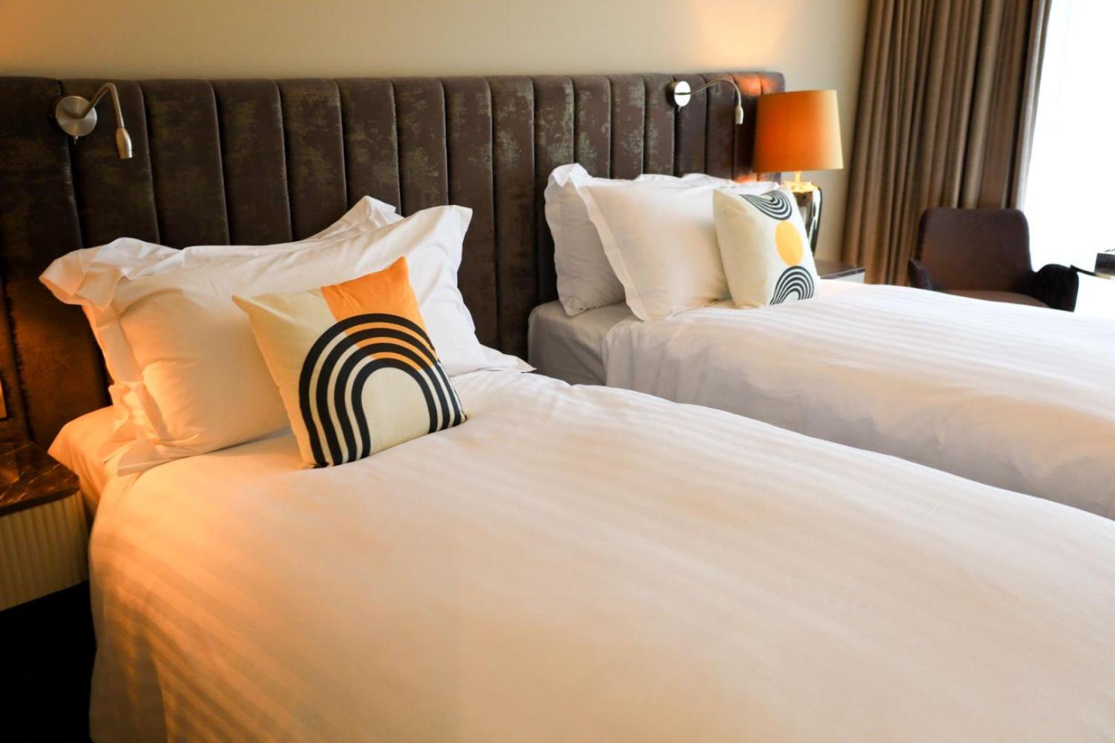 Standard Twin Room with Paddock View and Balcony