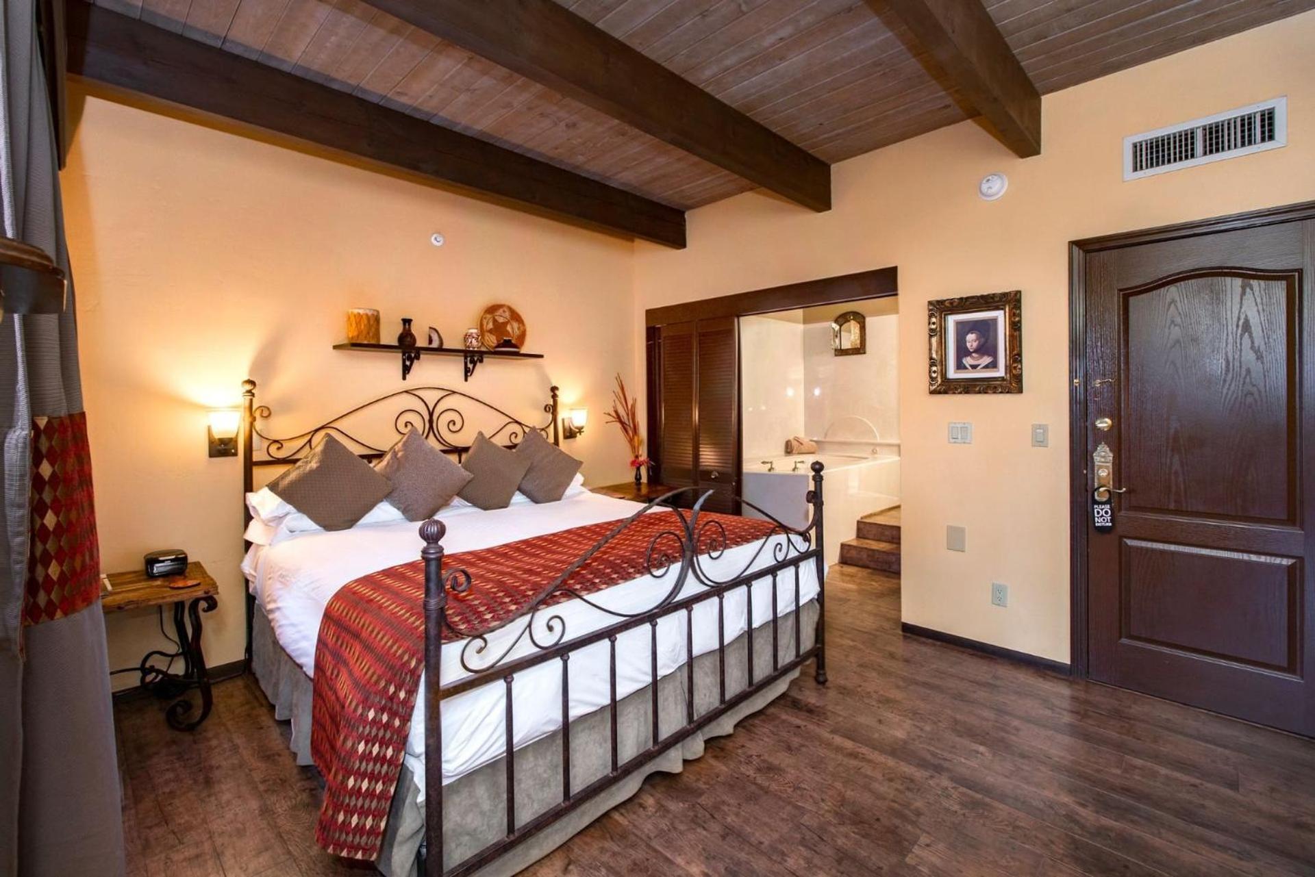 Deluxe King Suite