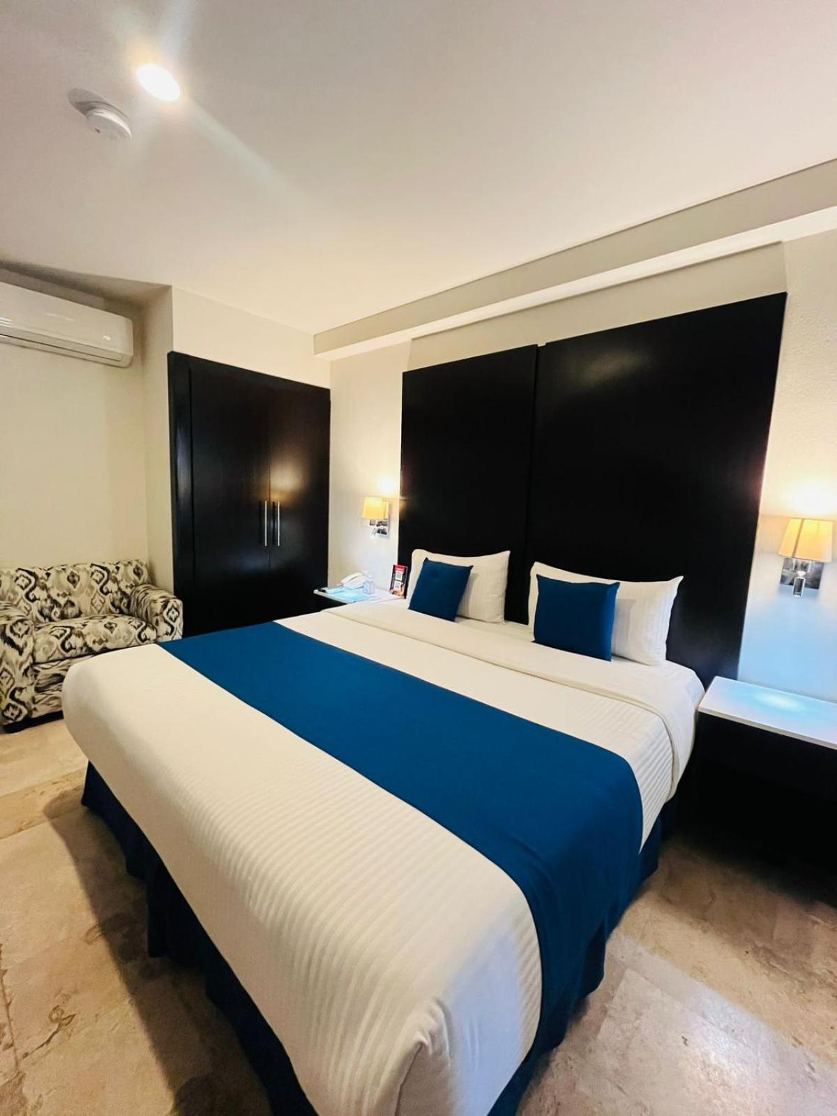 Deluxe Room,1687485021:JPEG