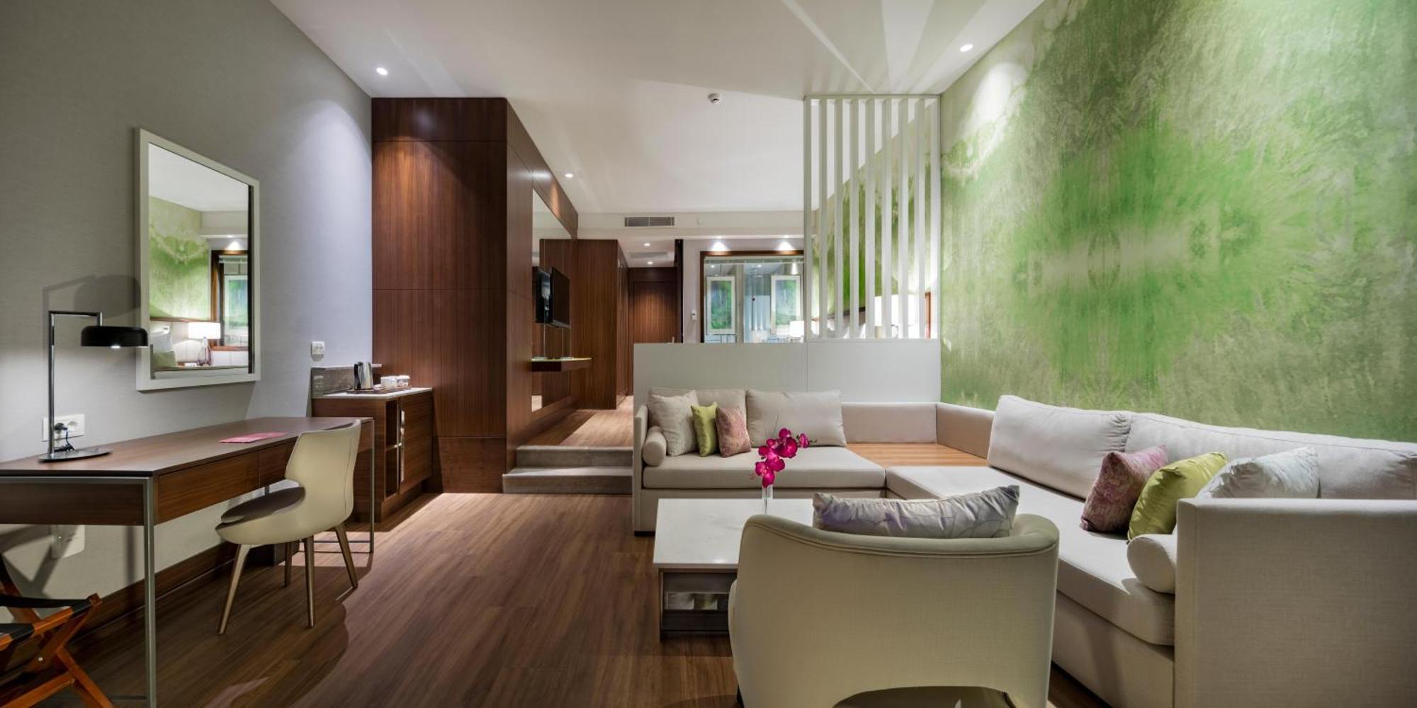 Suite Garden con vistas a la piscina y al jardín