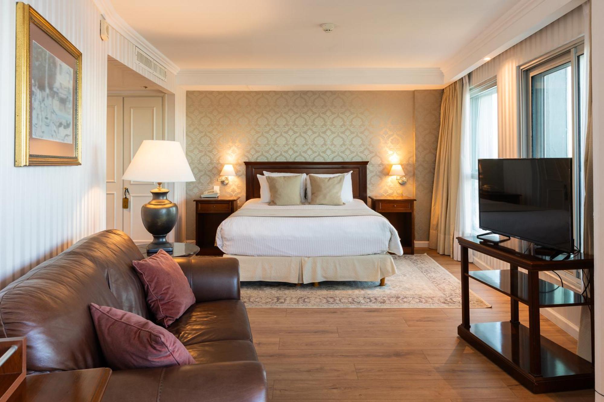 Executive Suite