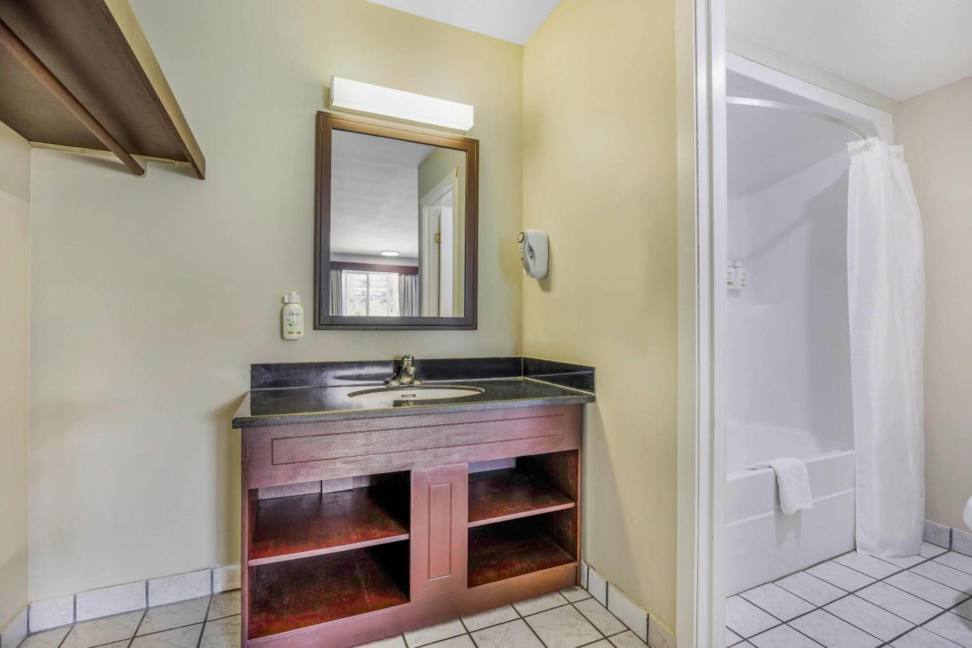 Two Bedroom Suite - Non-Smoking