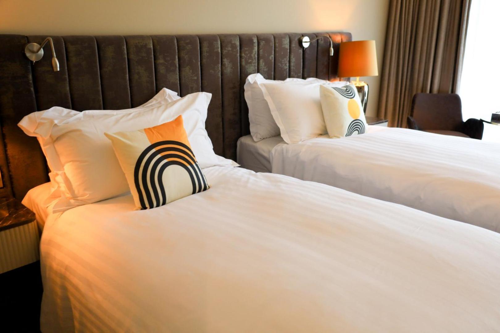 Standard Twin Room with Paddock View and Terrace