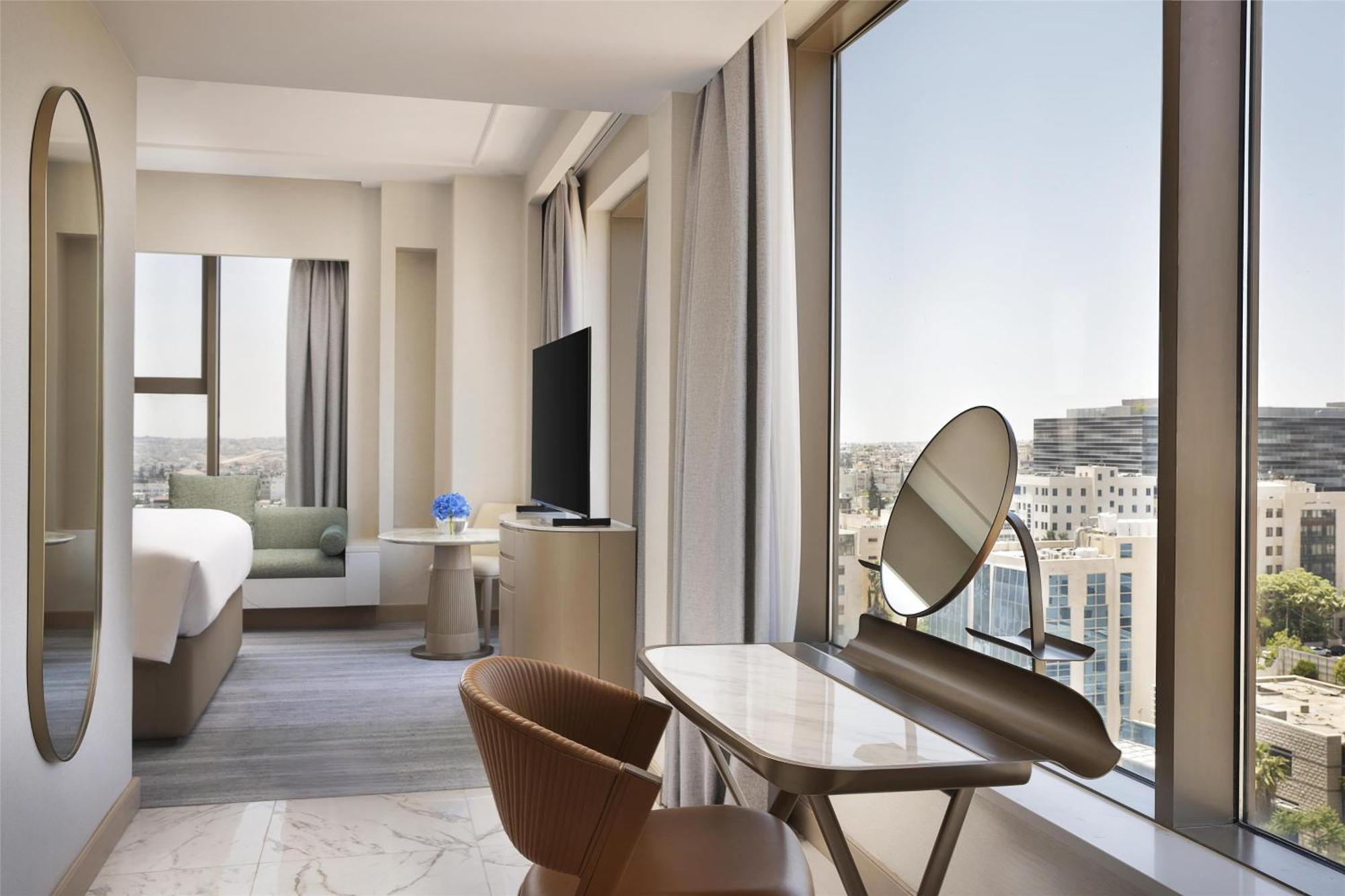One-Bedroom King Suite - Club Sigina