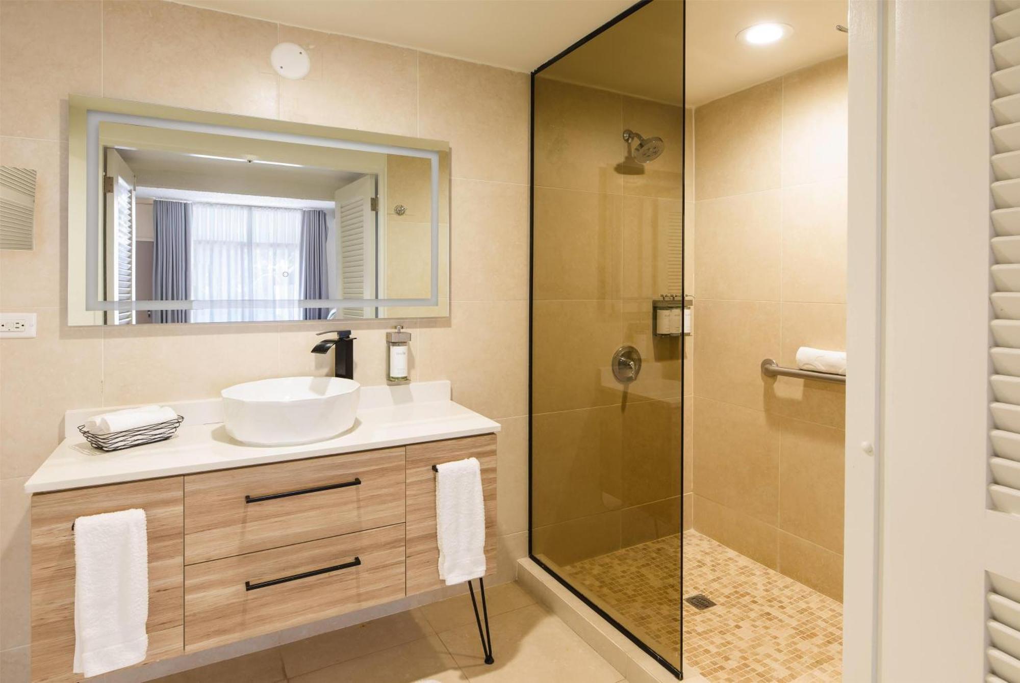 Lagos Collection Queen Studio with Two Queen Beds and Resort View
