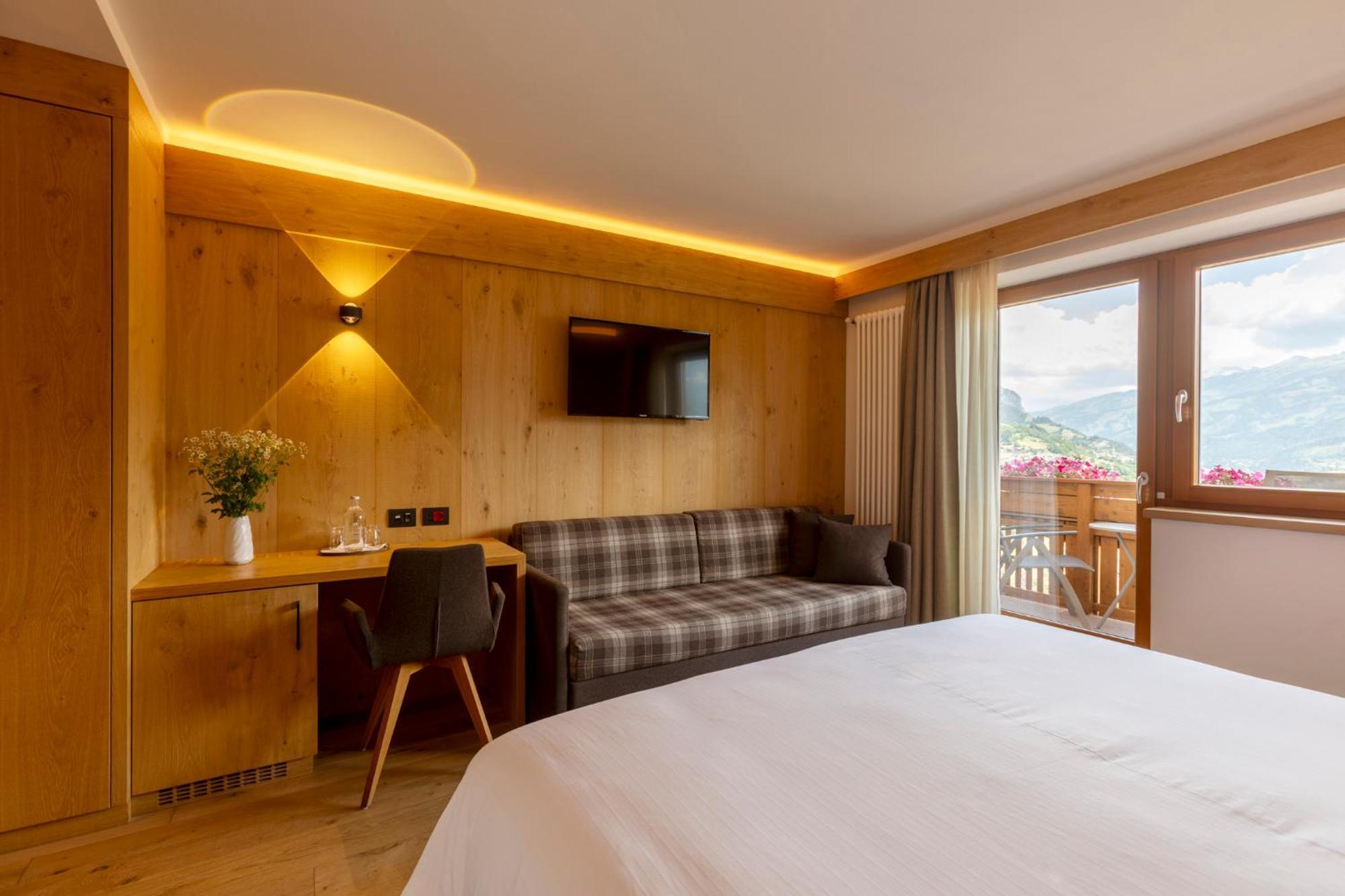 Double or Twin Room Mountain View