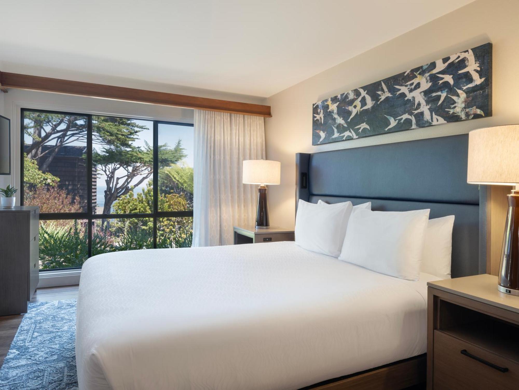 Standard Room, 1 King Bed, Garden View