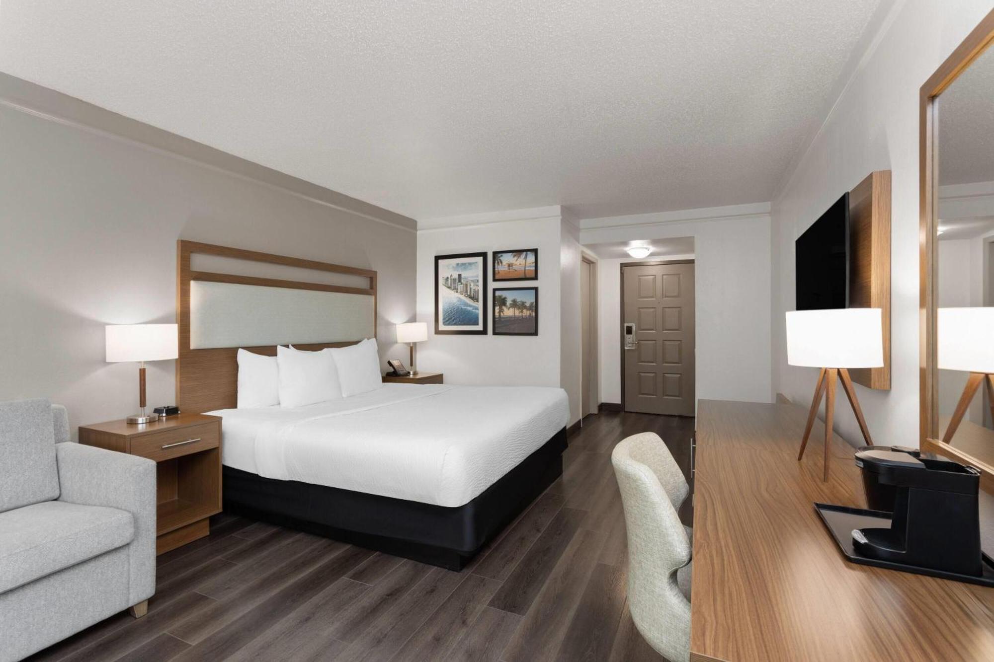 King Room with Sofa Bed - Non-Smoking