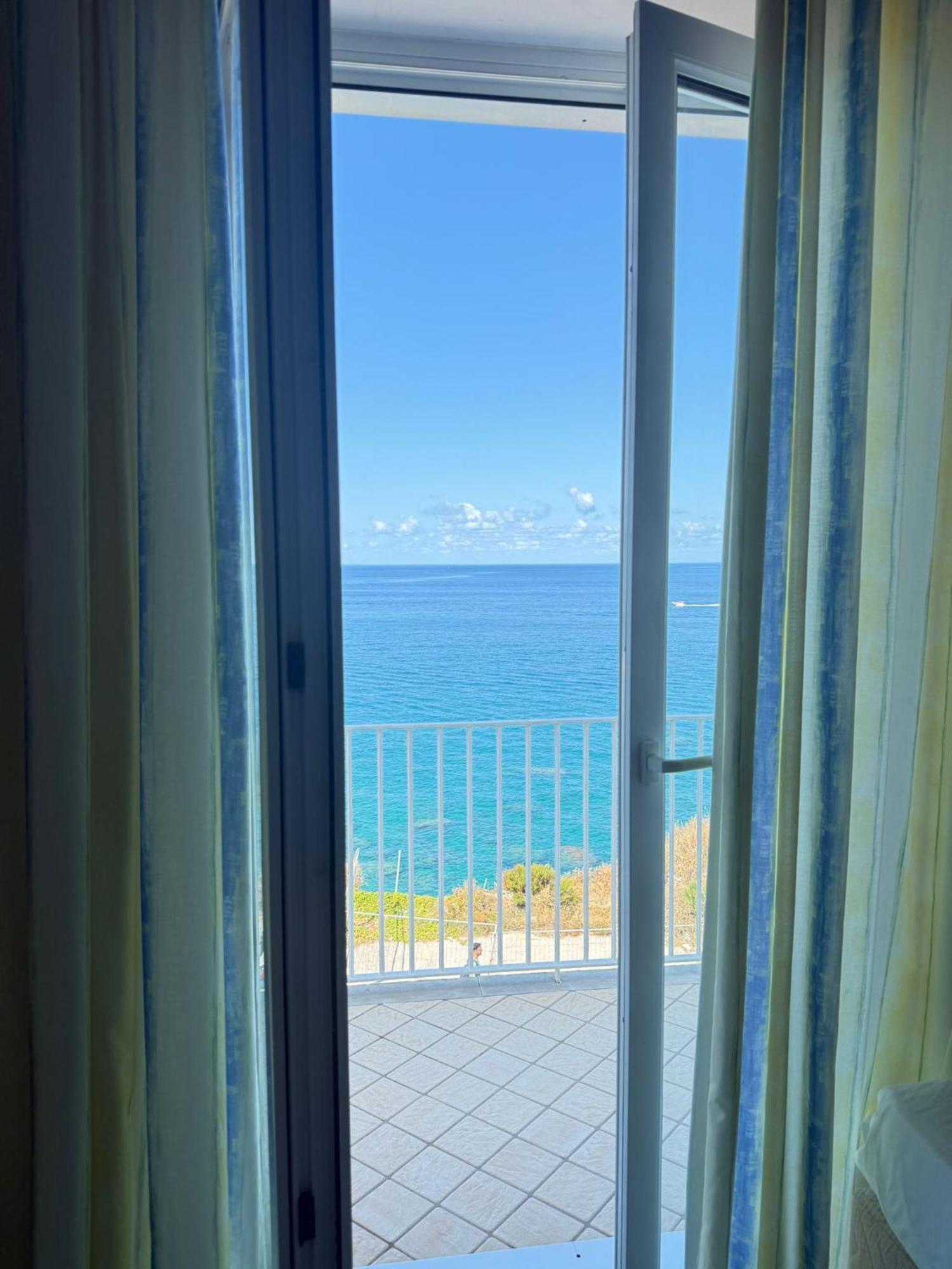 Standard Double or Twin Room with Sea View