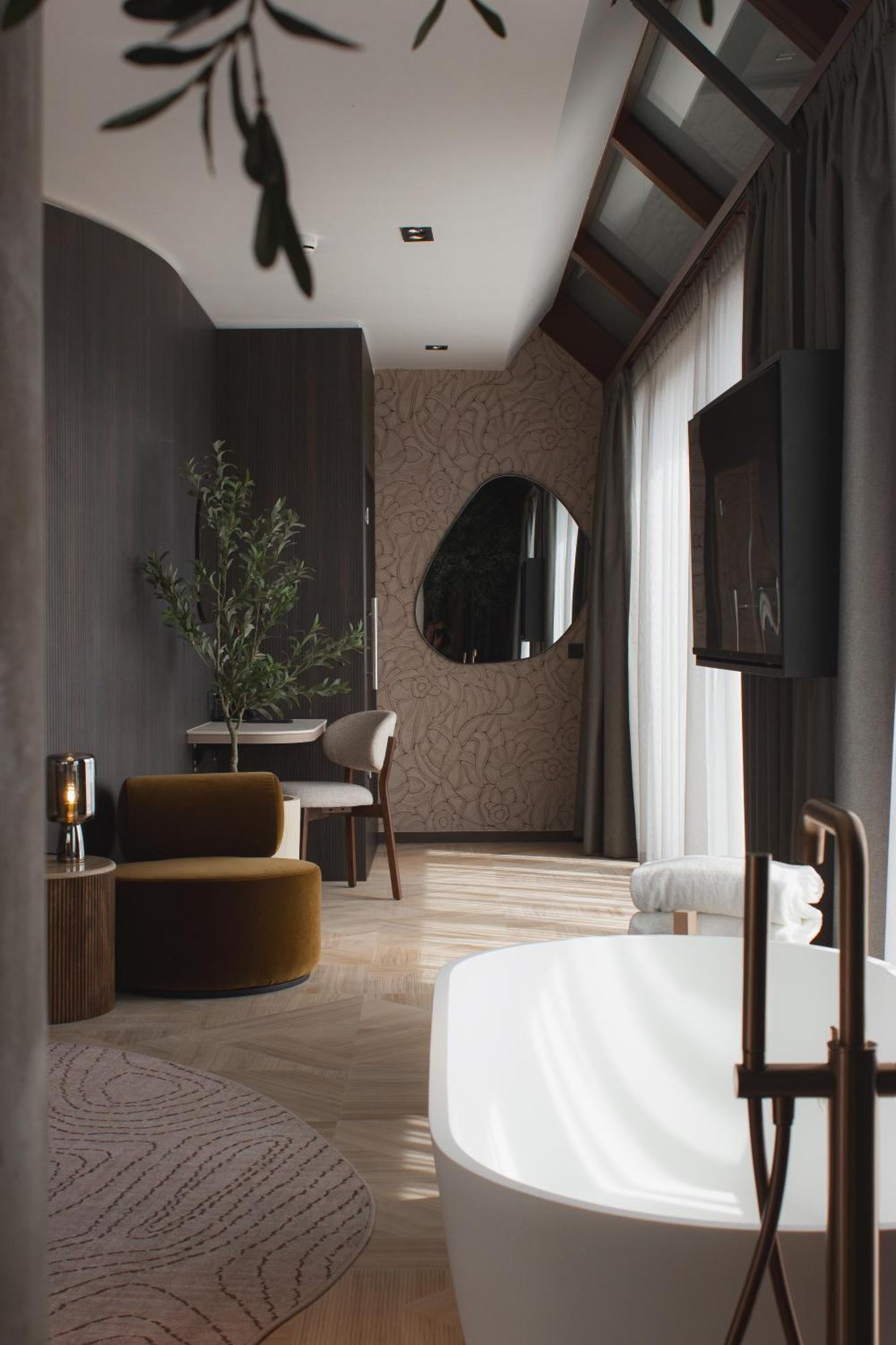 Royal Sauna Suite Spa Access