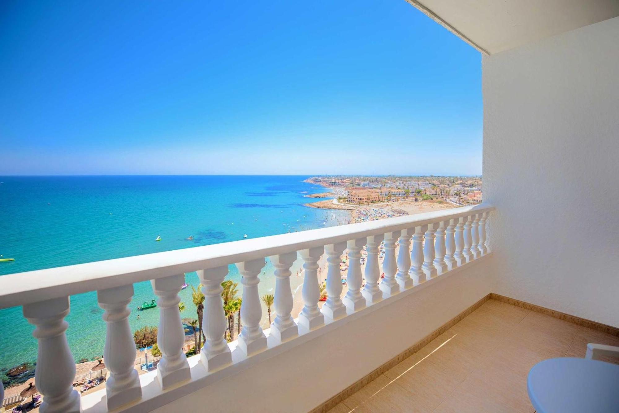 Double or Twin Room with Sea View
