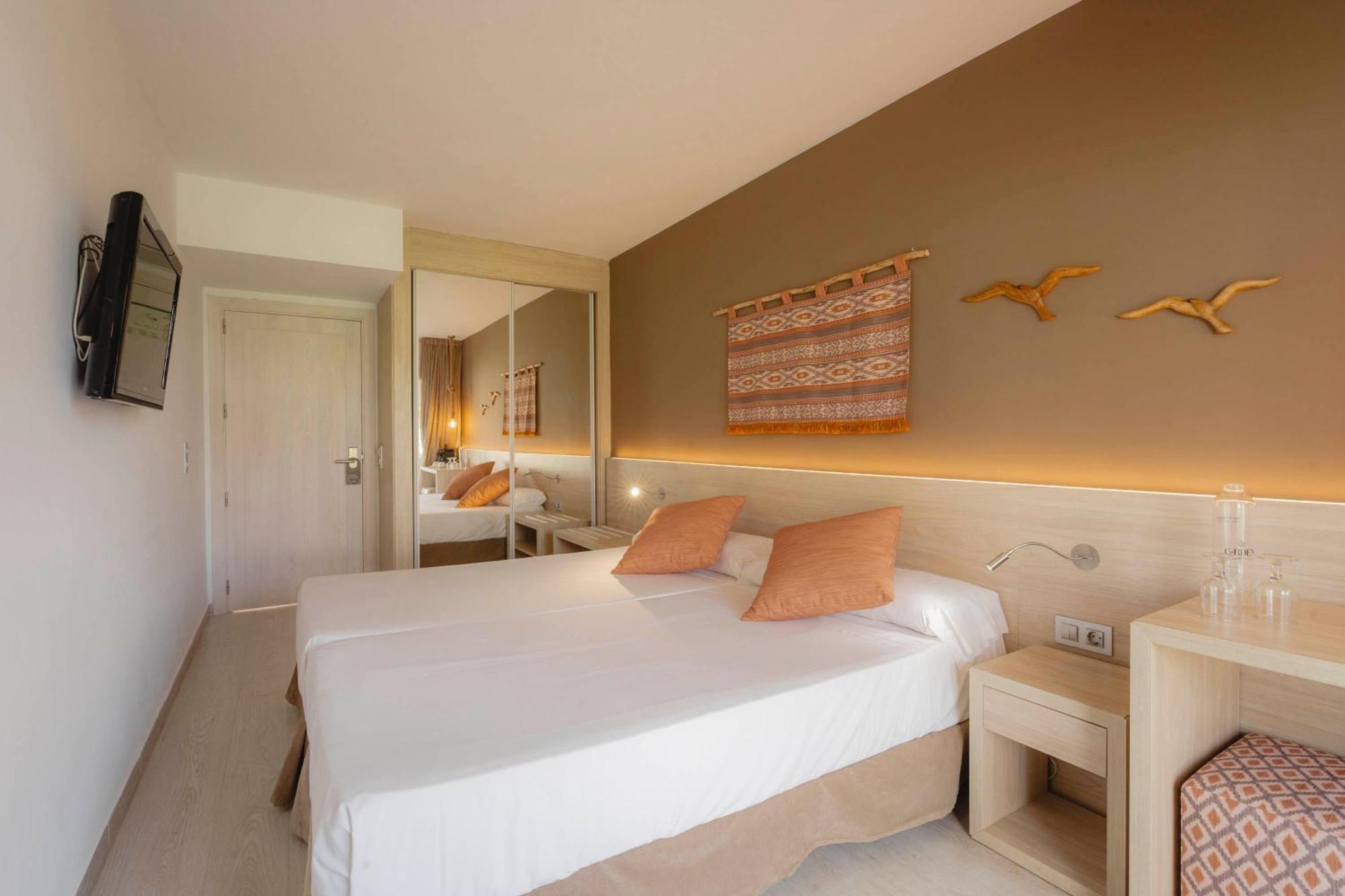 Double Room,1697787966:JPEG