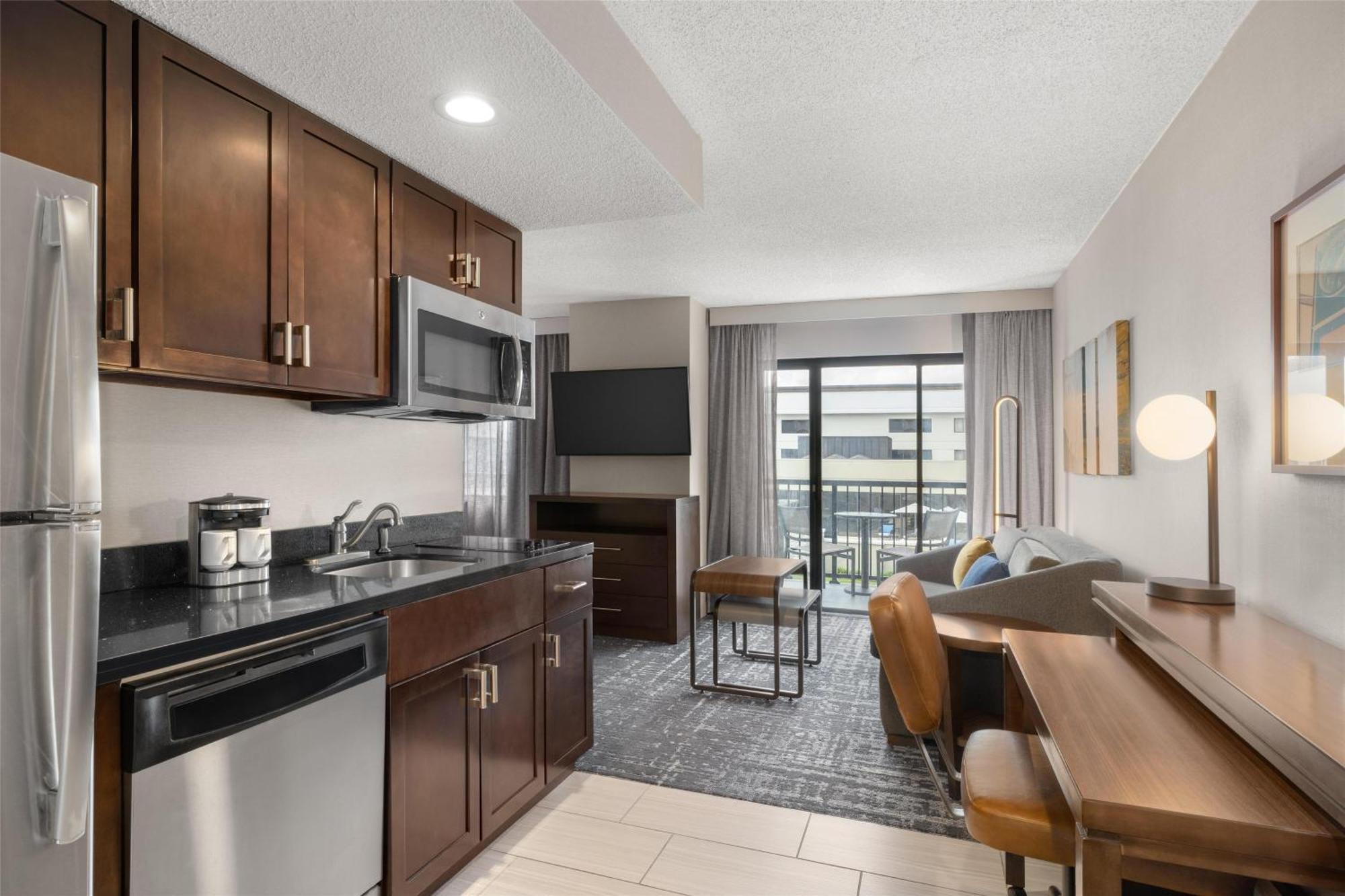 King Suite with Balcony - Non-Smoking