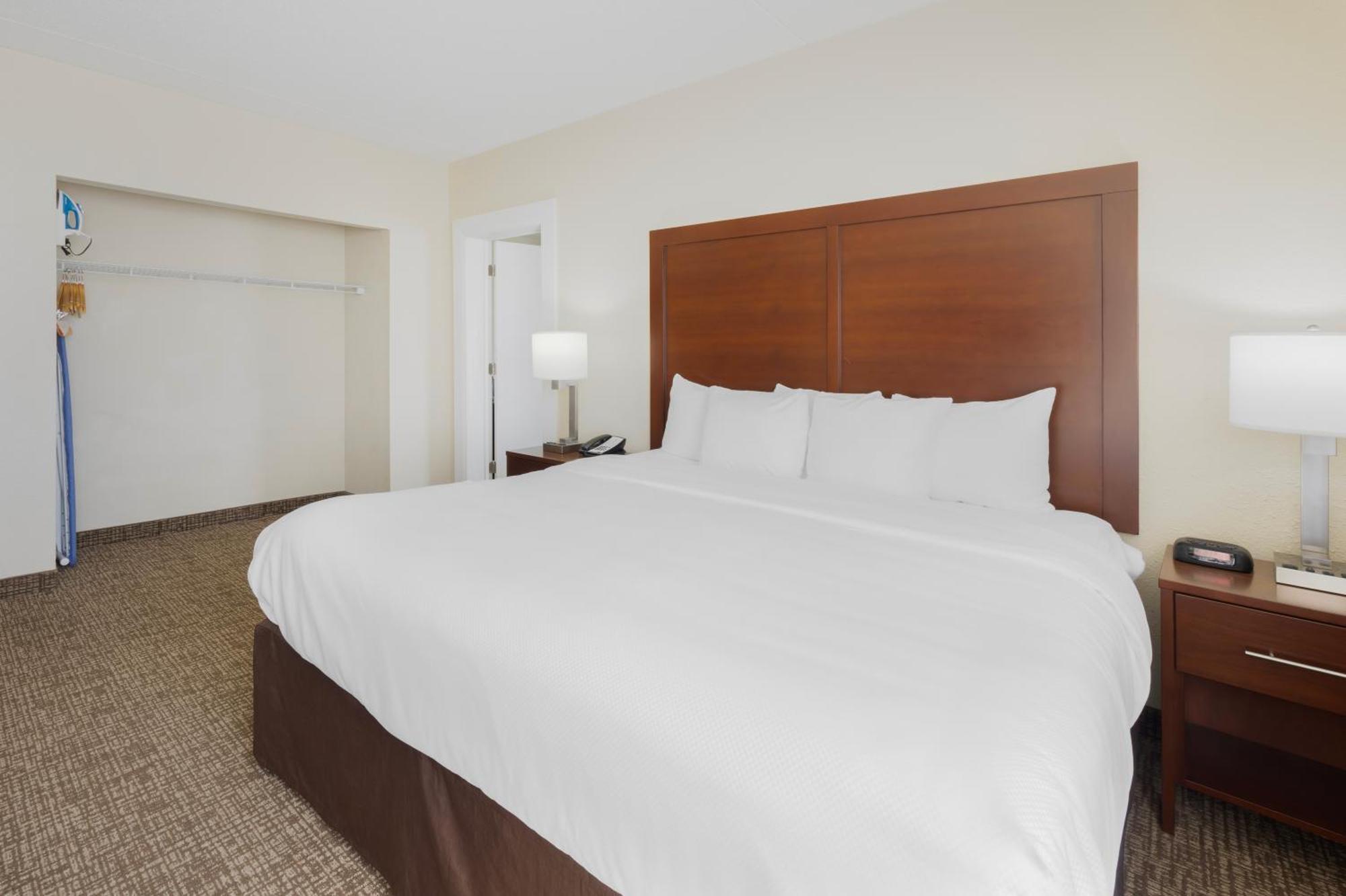 King Suite - Accessible/Non-Smoking