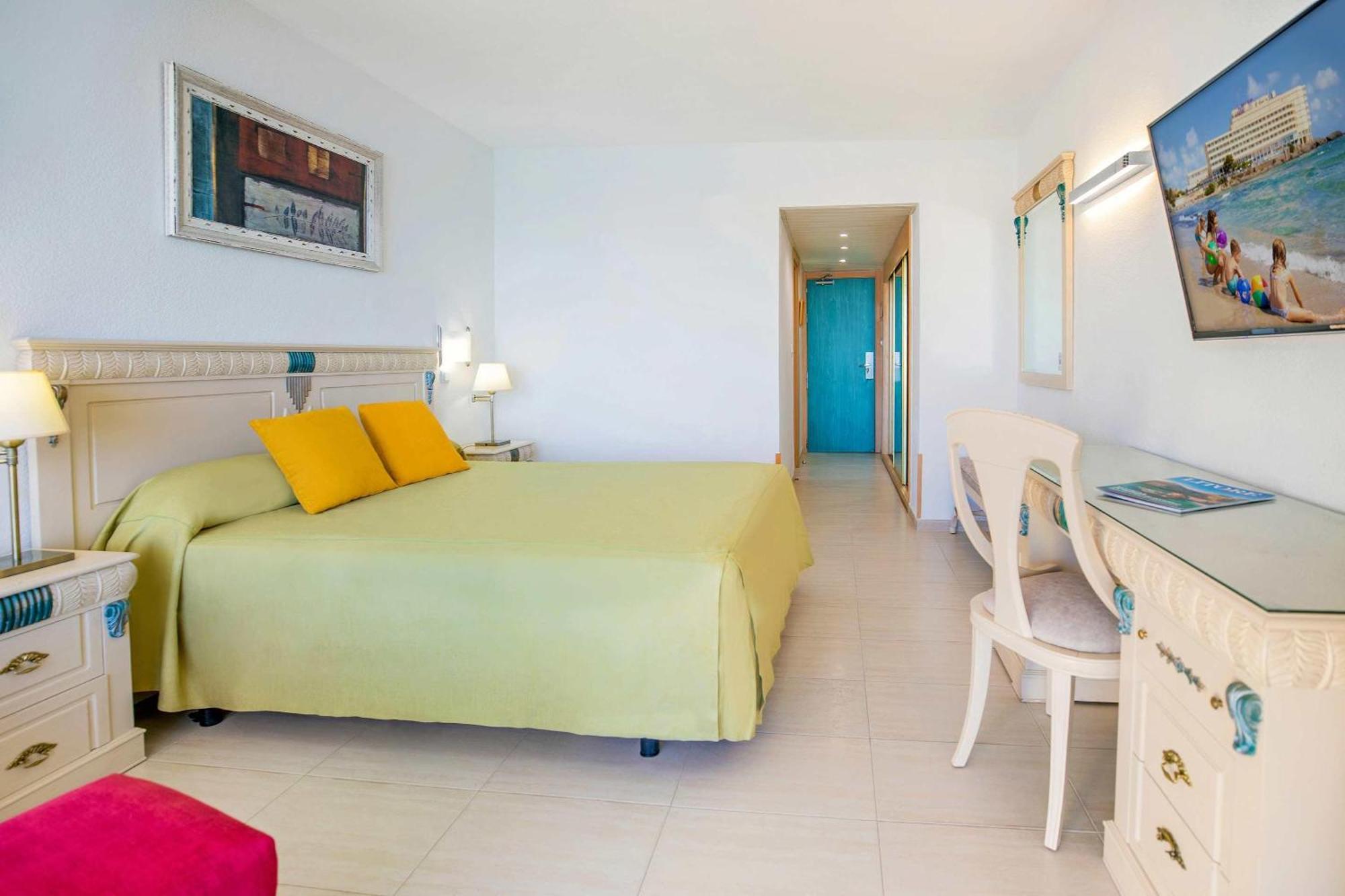 Habitación Doble con terraza (3 adultos) - 1 o 2 camas