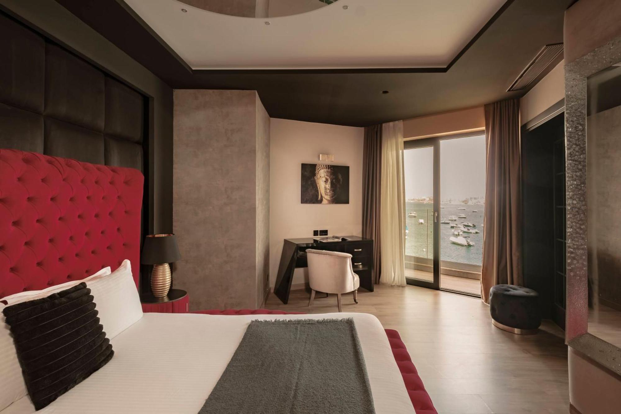 Deluxe Seaview Room