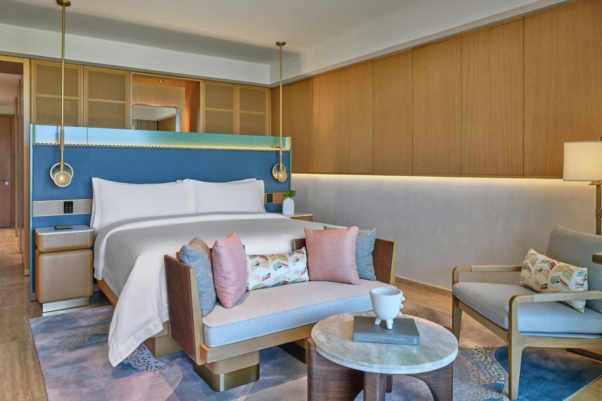 Grand Luxe King Room with Balcony and Ocean View