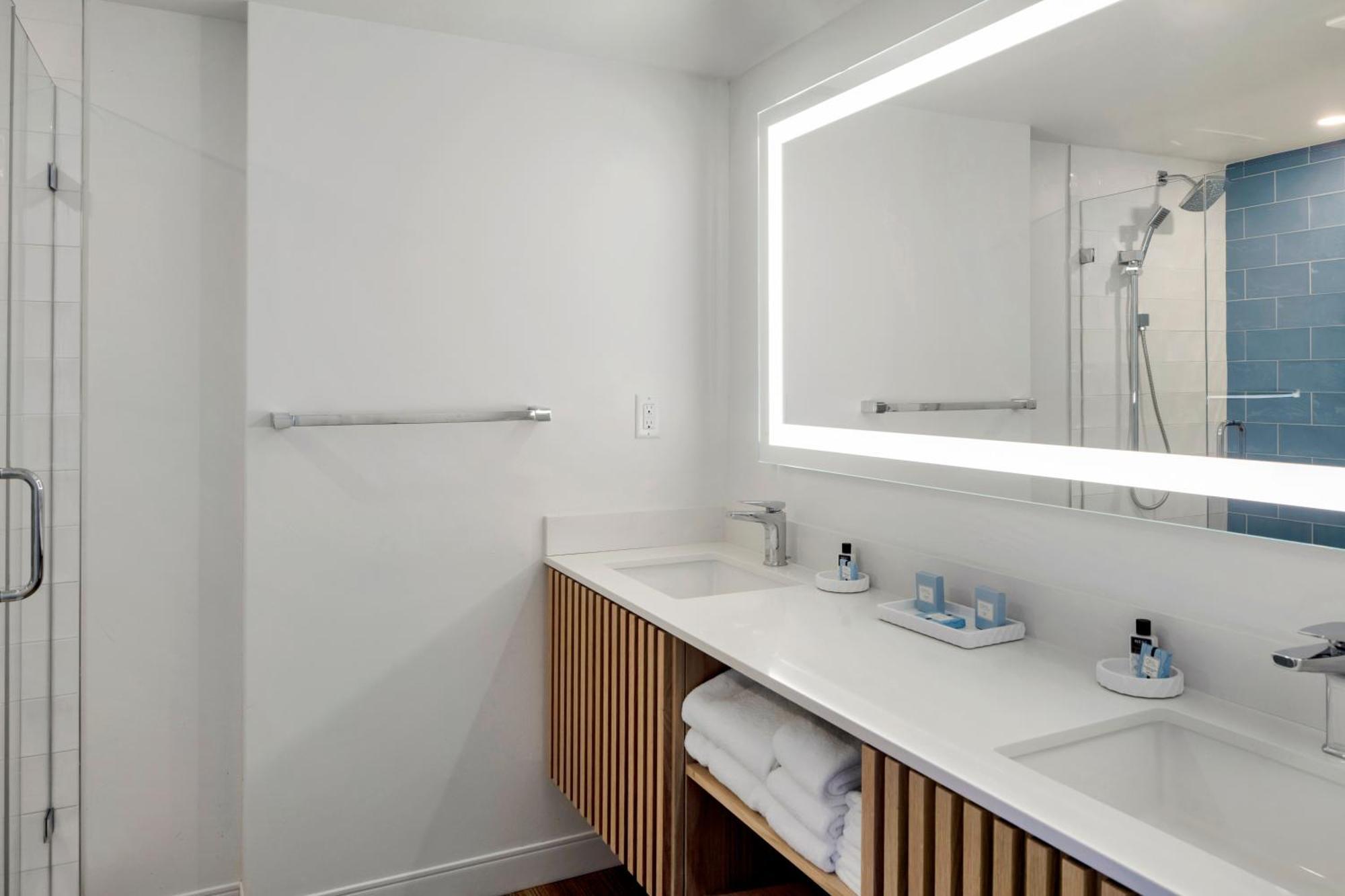 King Suite with Partial View