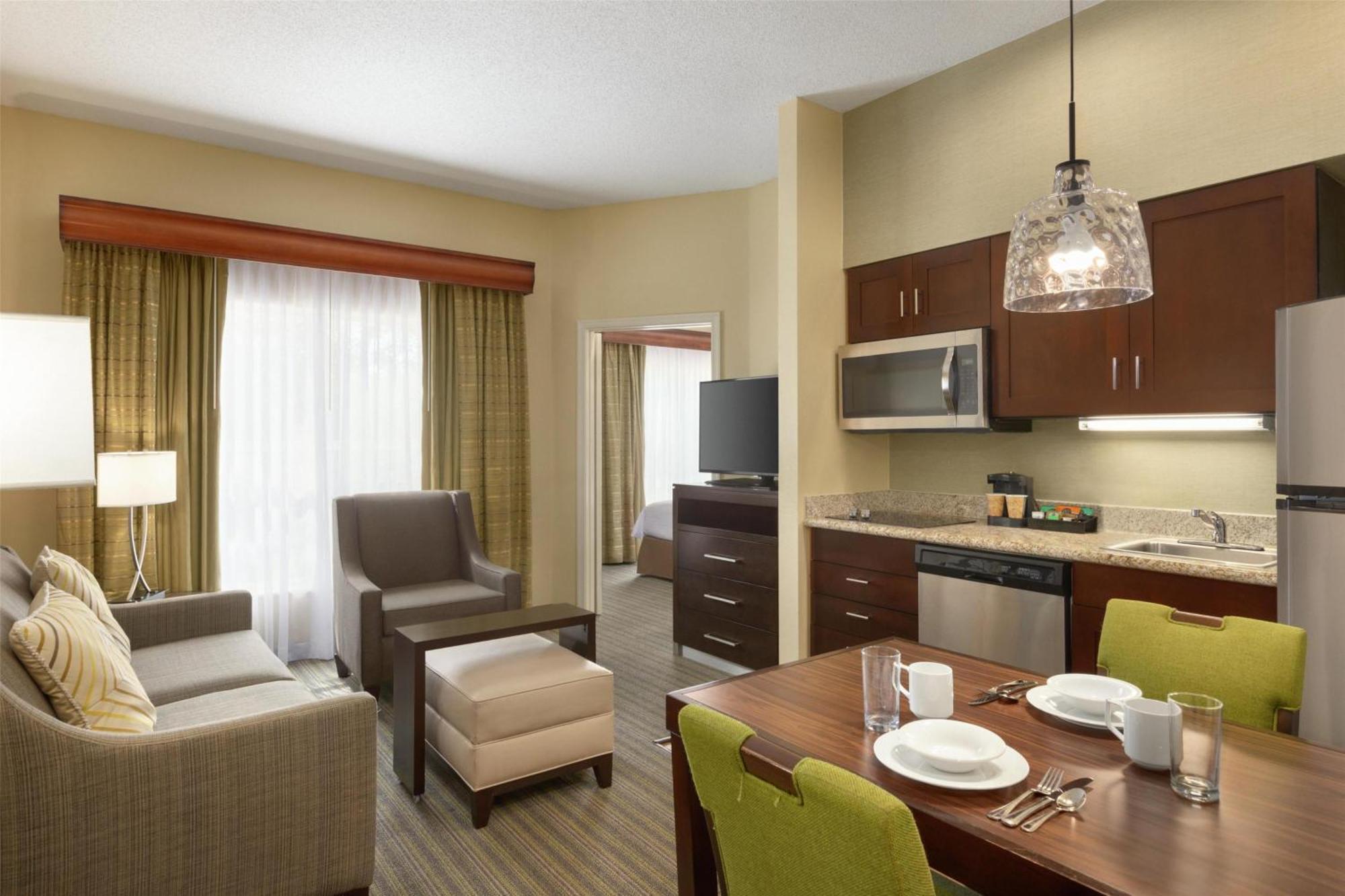 One-Bedroom King Suite - Non-Smoking