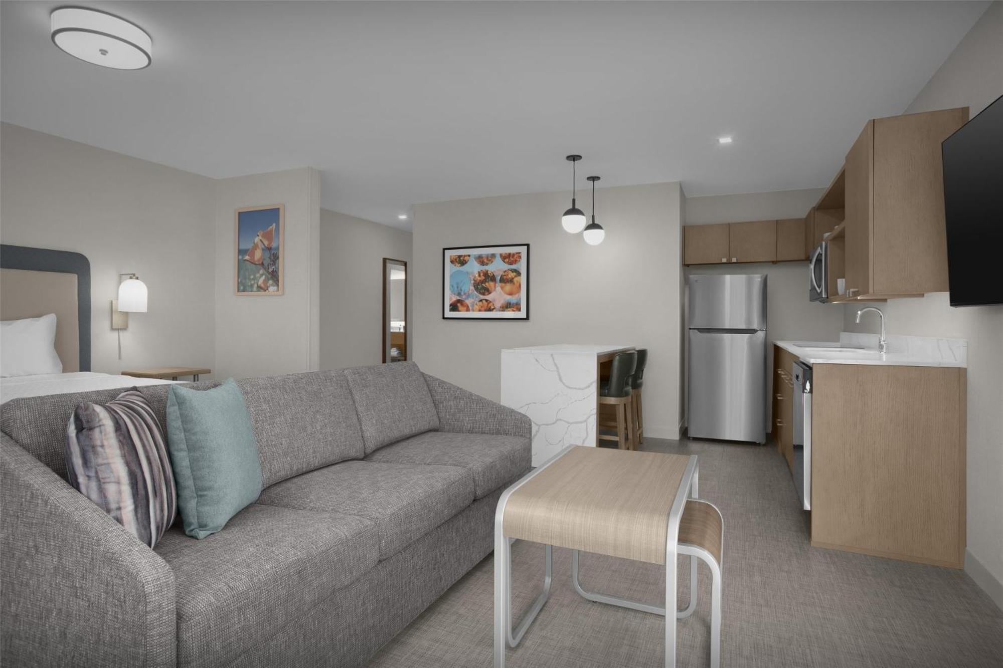 Corner King Studio Suite